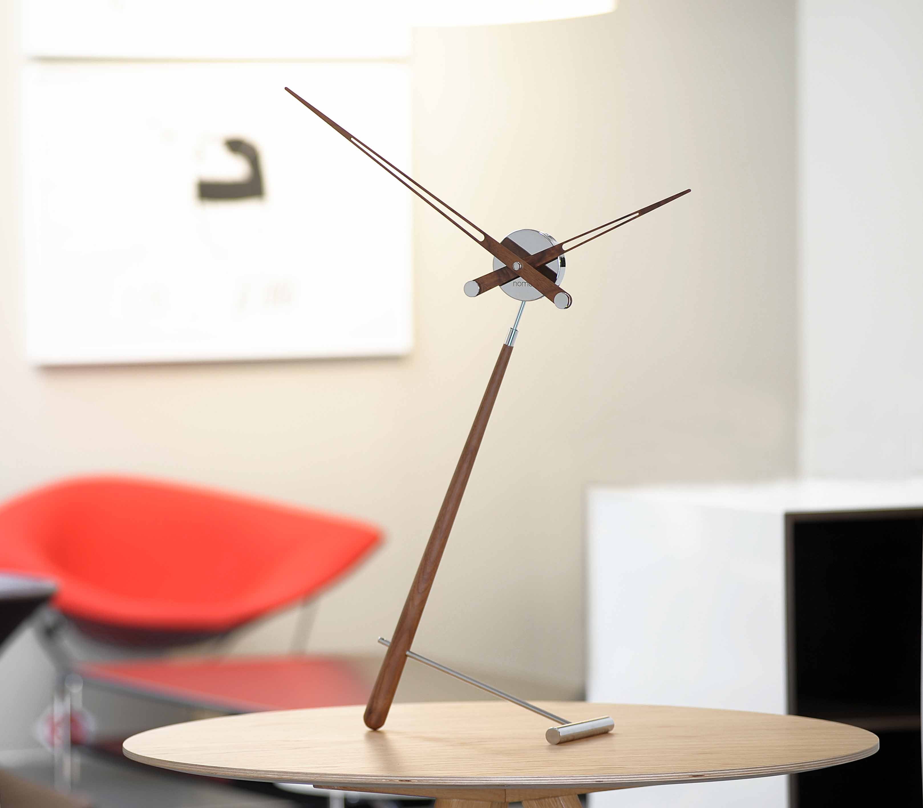 PUNTERO table clock walnut wood with chrome finish