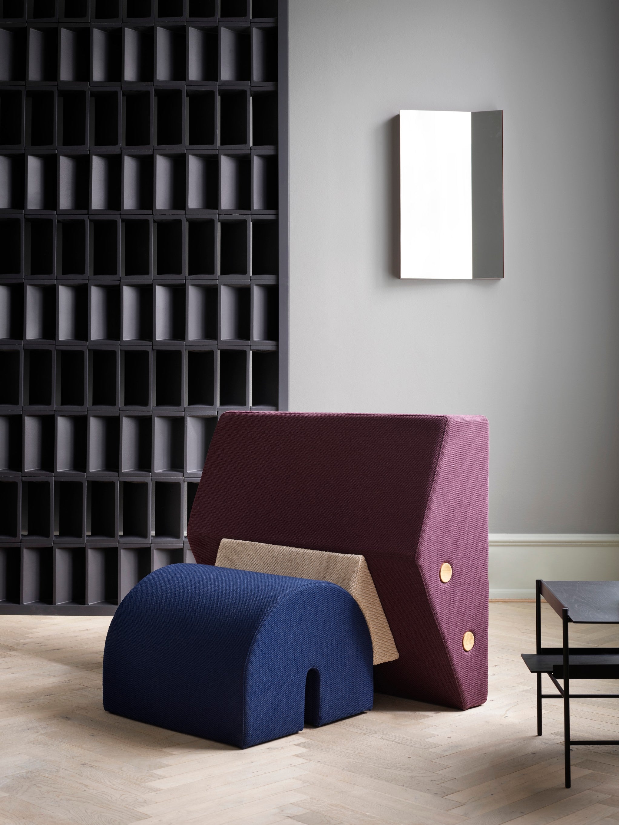 KEYSTONE armchair in purple with beige and cobalt