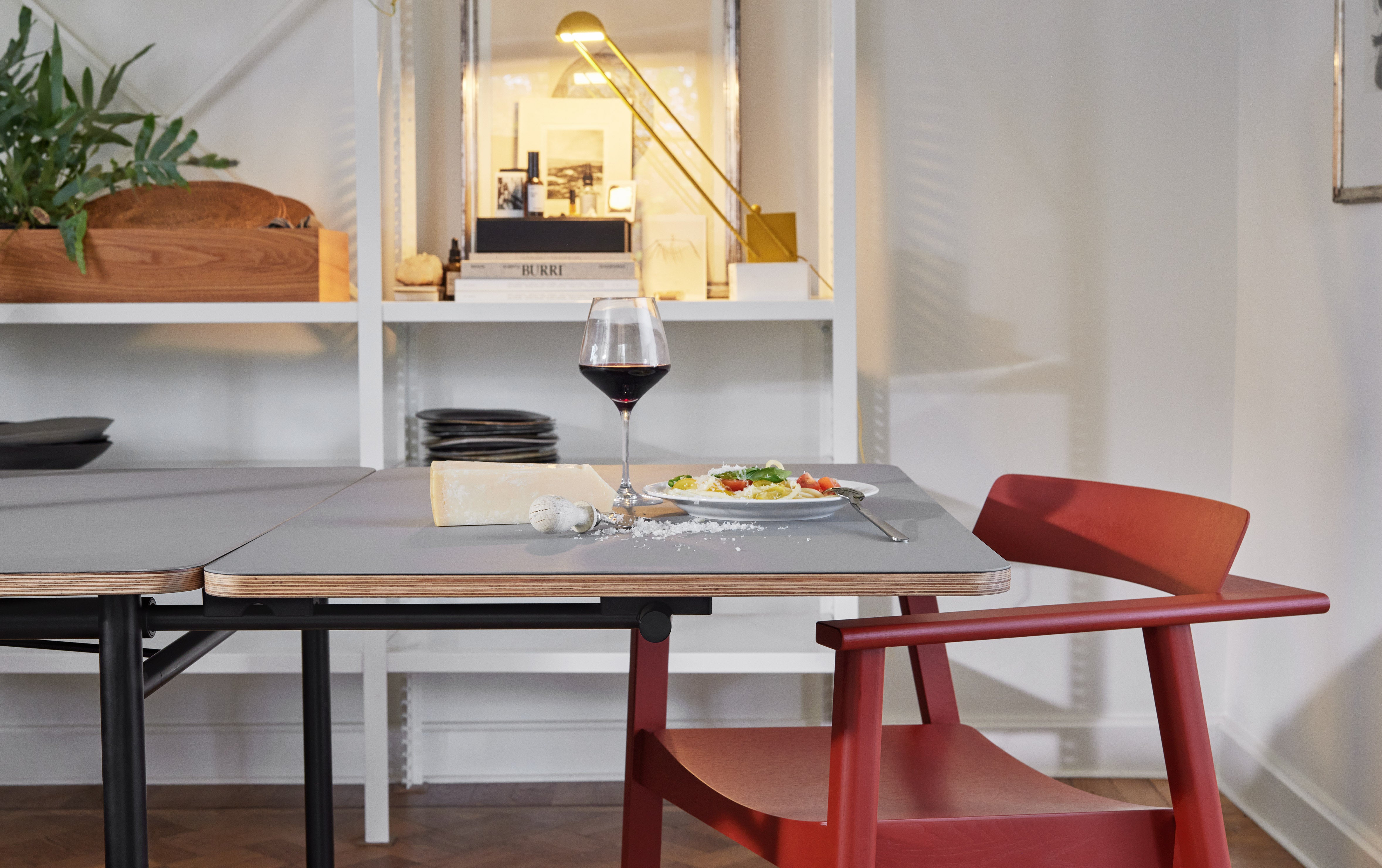 TAFFEL gray extendable table