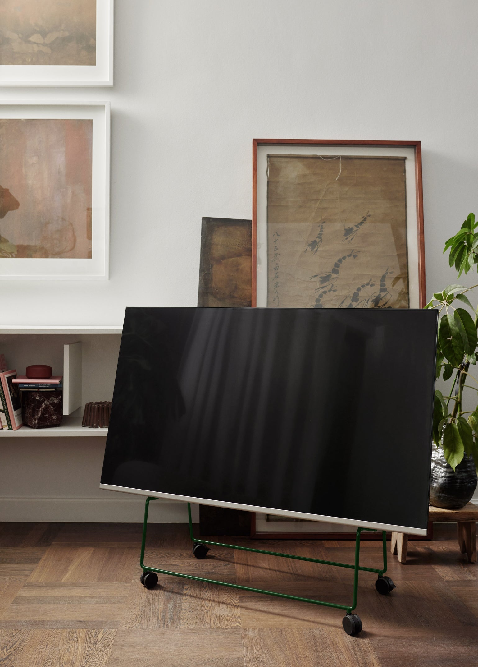 CARRY green TV stand