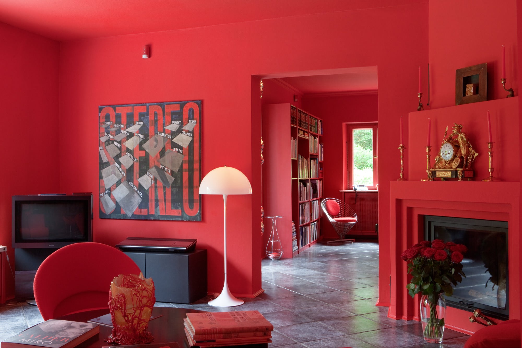 Stolná lampa PANTHELLA biela