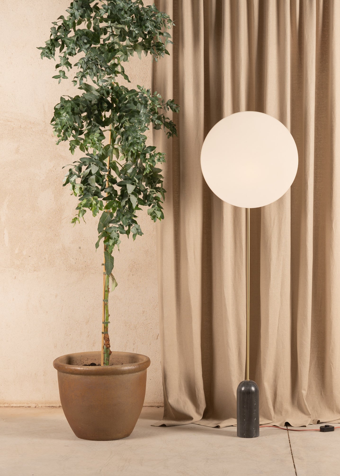 Pendulum Floor Lamp Black Marble