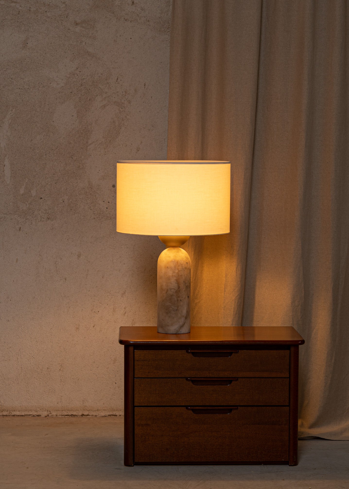 PEONA Table Lamp Dark Beige Alabaster