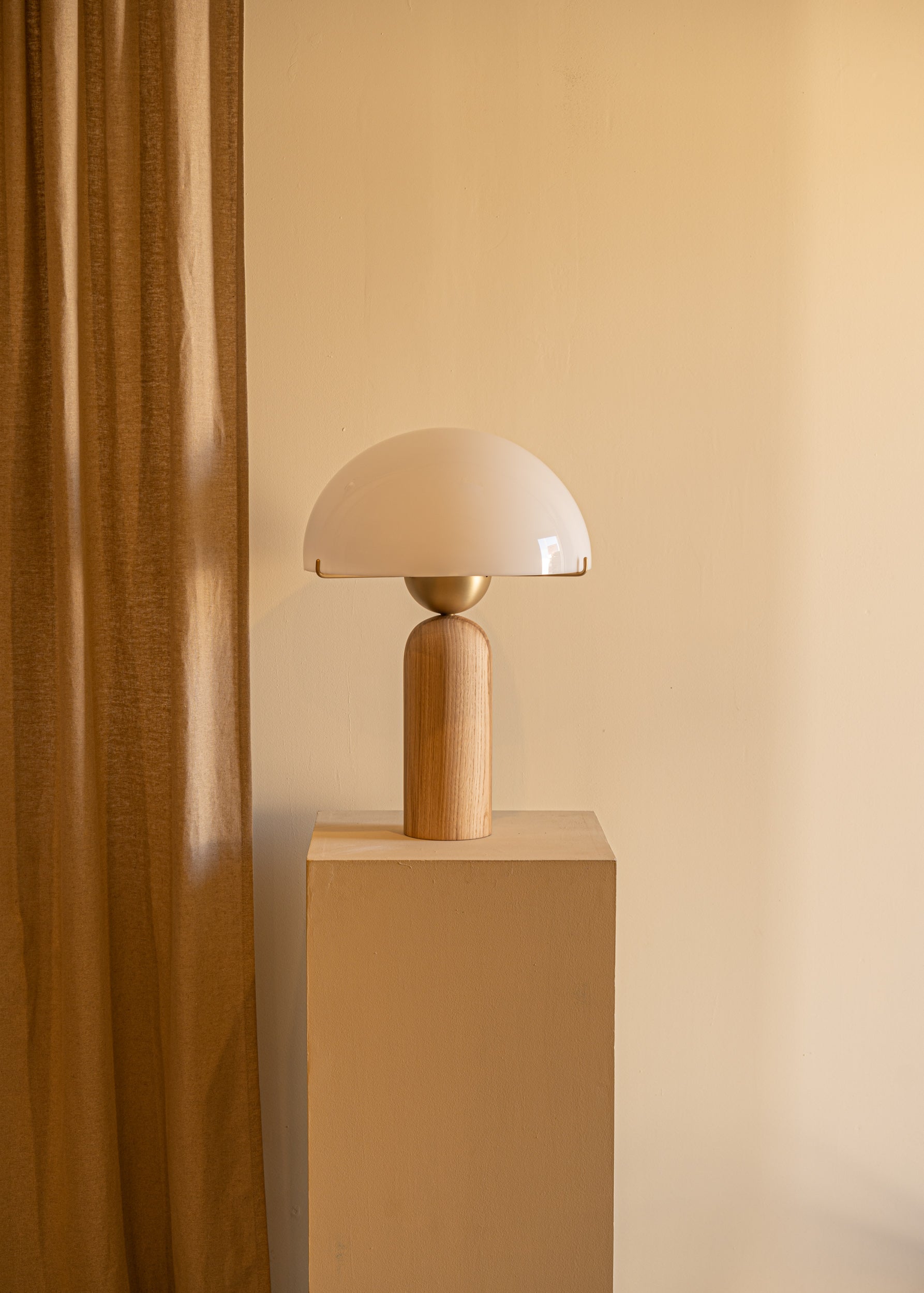 PEONO Table Lamp Oak Wood