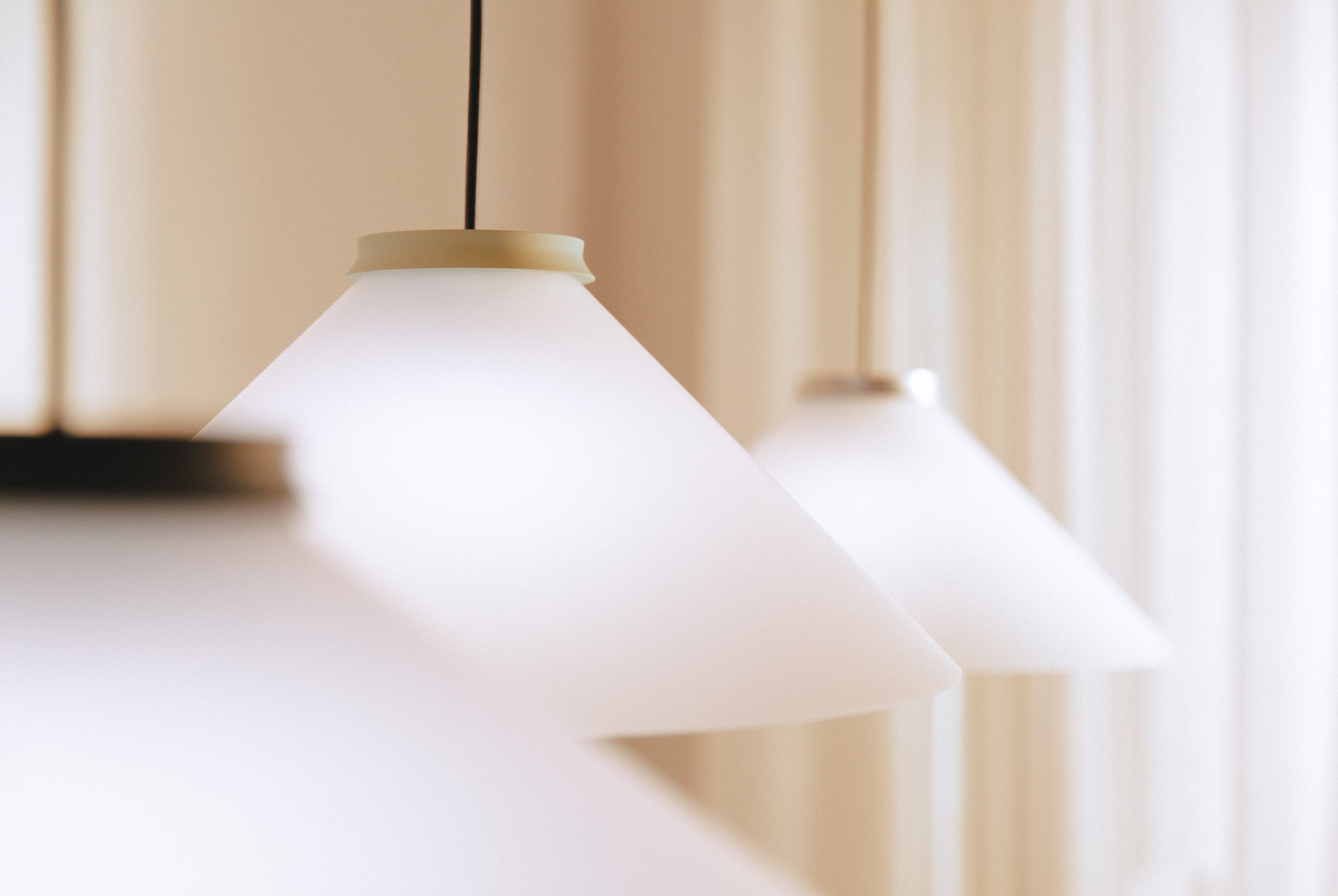 Závesná lampa ALINE svetložltá s bielym tienidlo