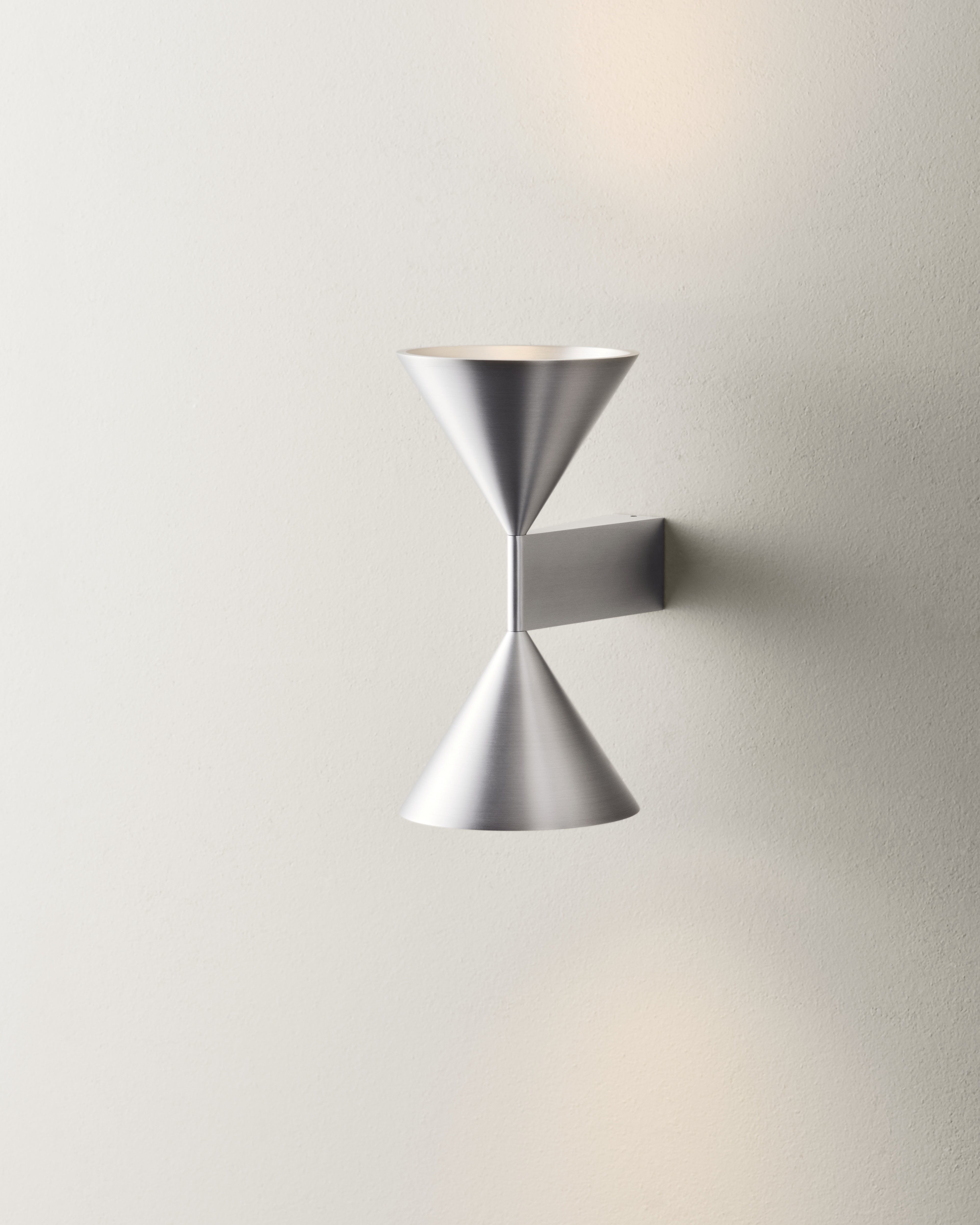 Nástenná lampa APOLLO GRAND strieborná