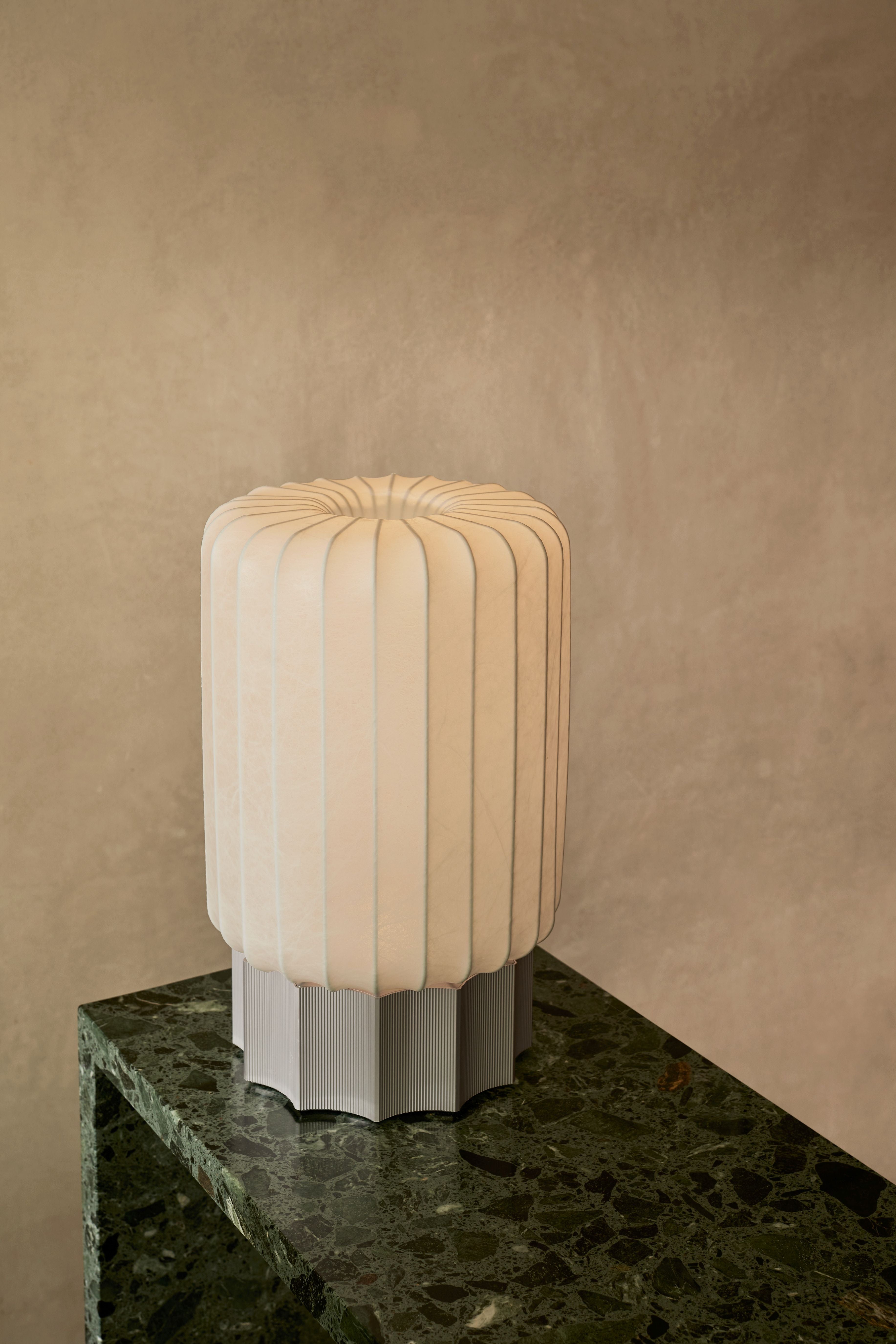 Stojaca lampa METER hliník