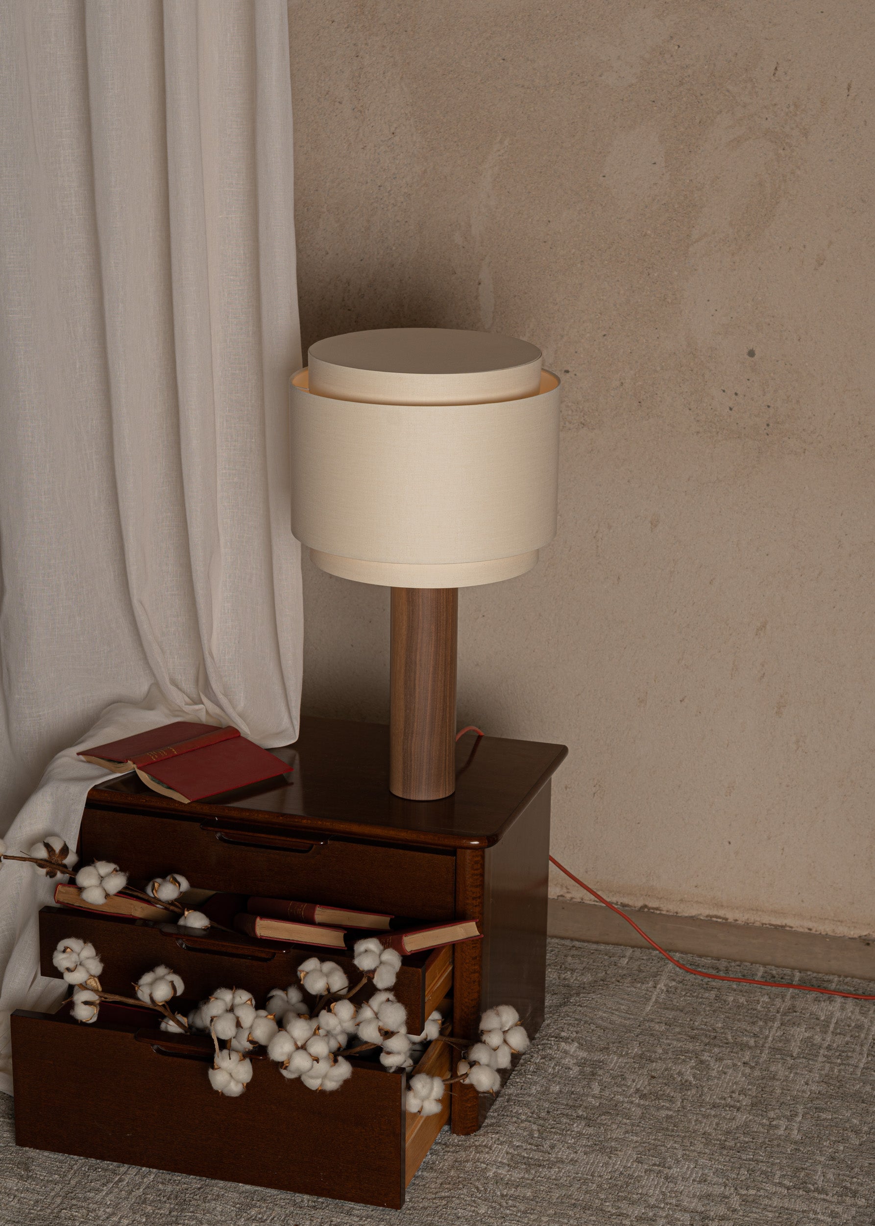 Stolná lampa PIPO DUOBLE orechové drevo