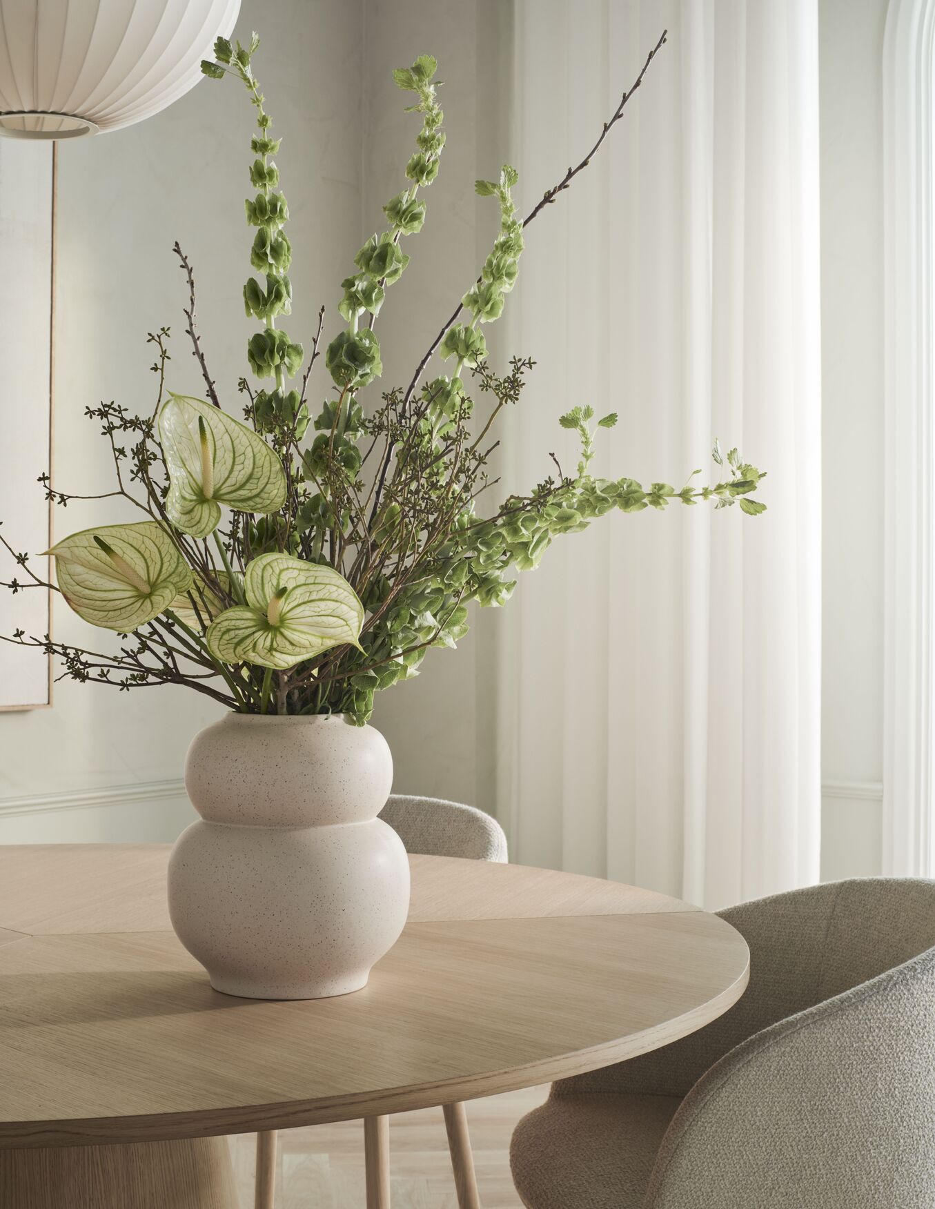 Okrúhly stôl PIRO z dubového dreva