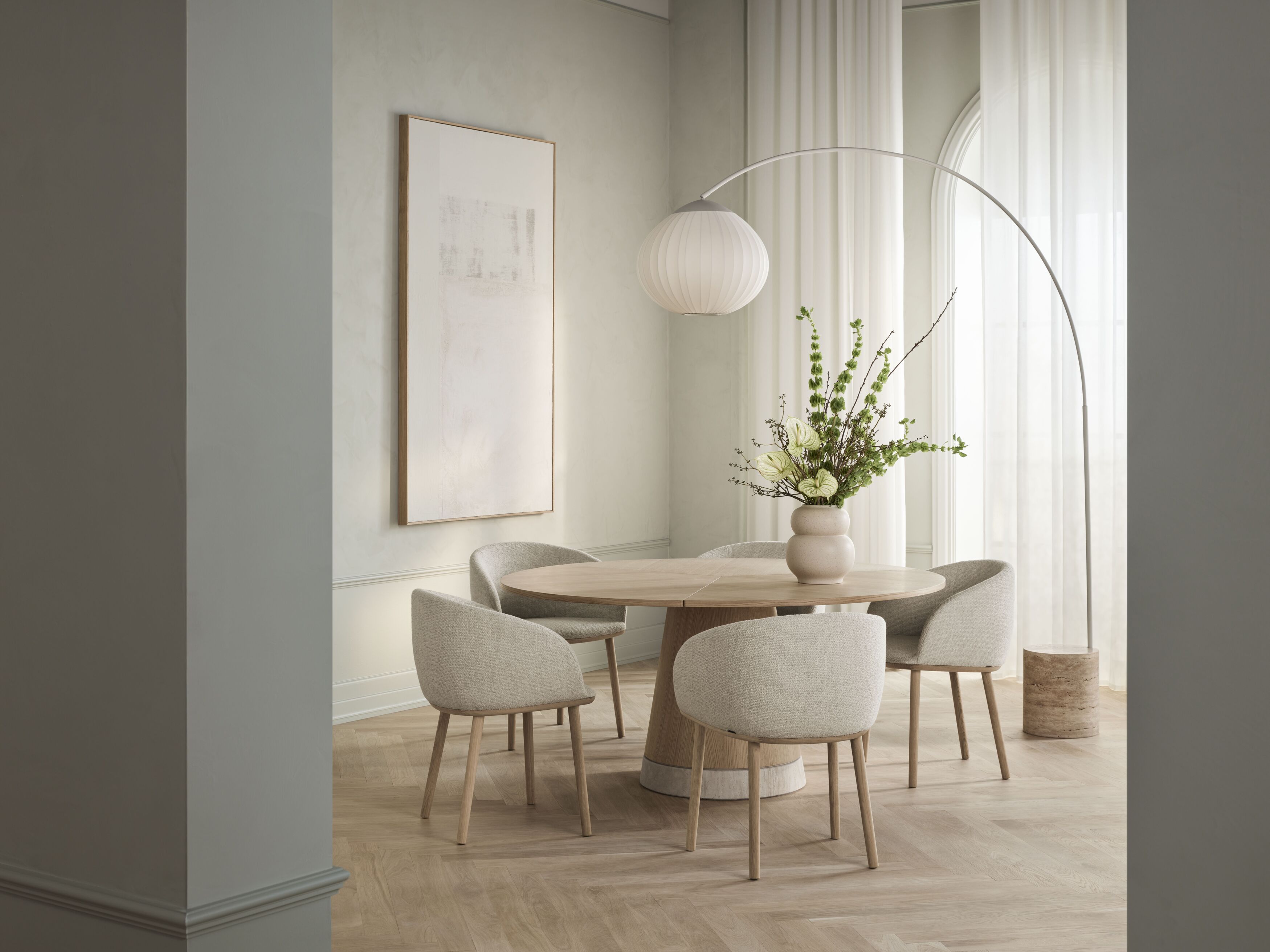 Okrúhly stôl PIRO z dubového dreva