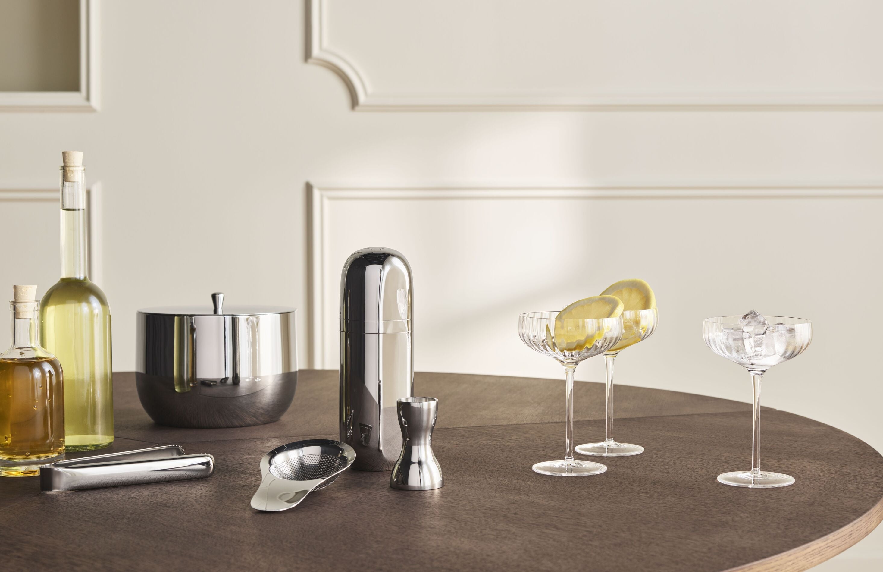 Okrúhly stôl PIRO z dubového dreva