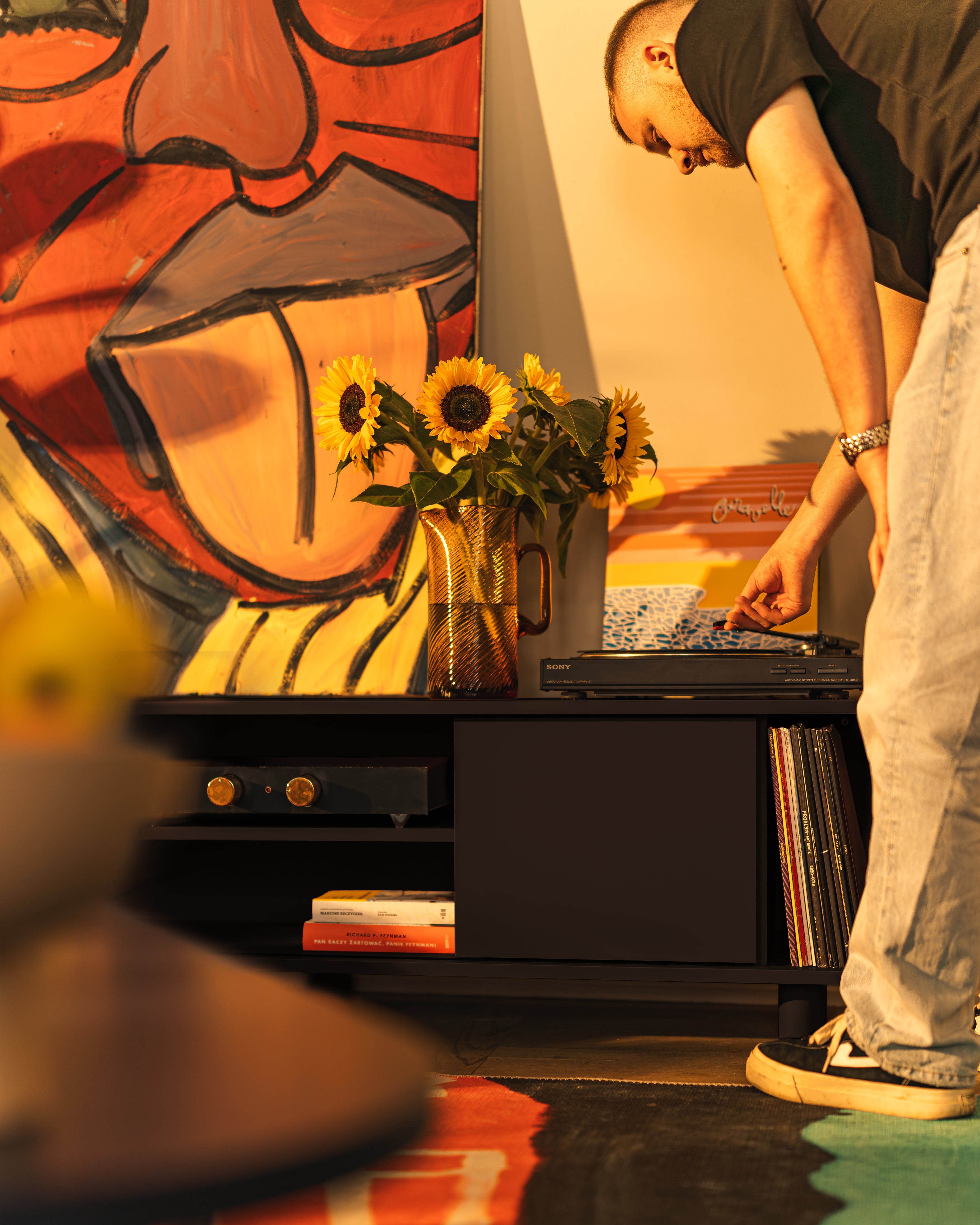 Televízna skrinka POP čierna