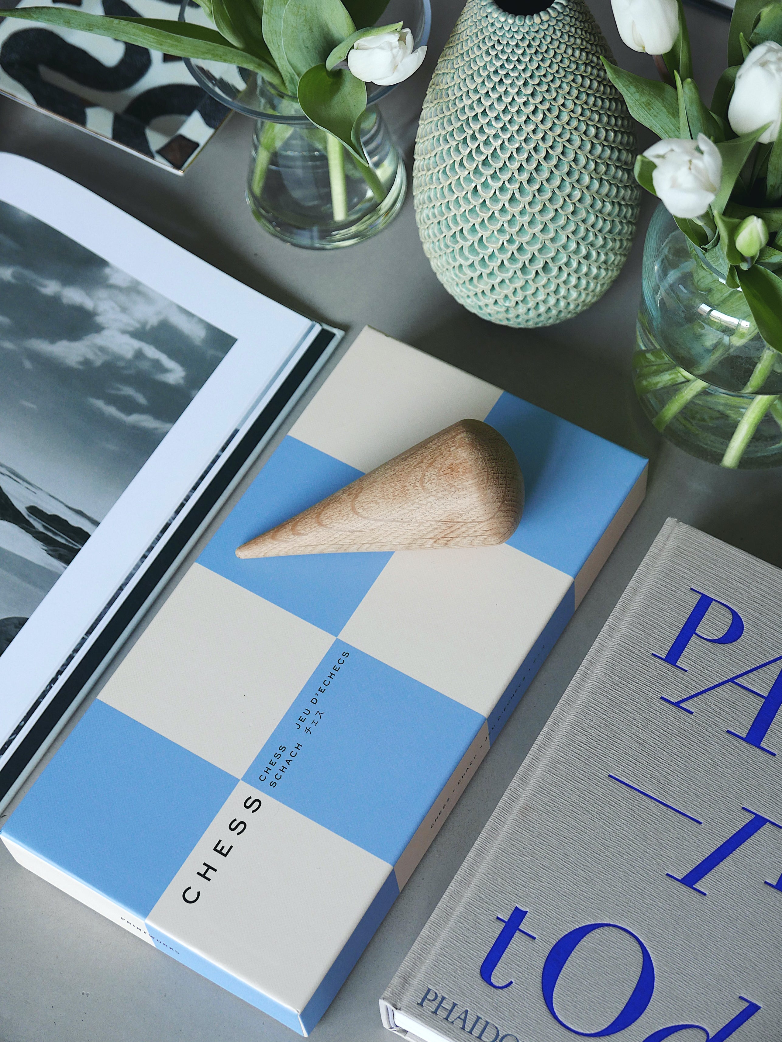 PLAY CHESS Blue and White Chess Set