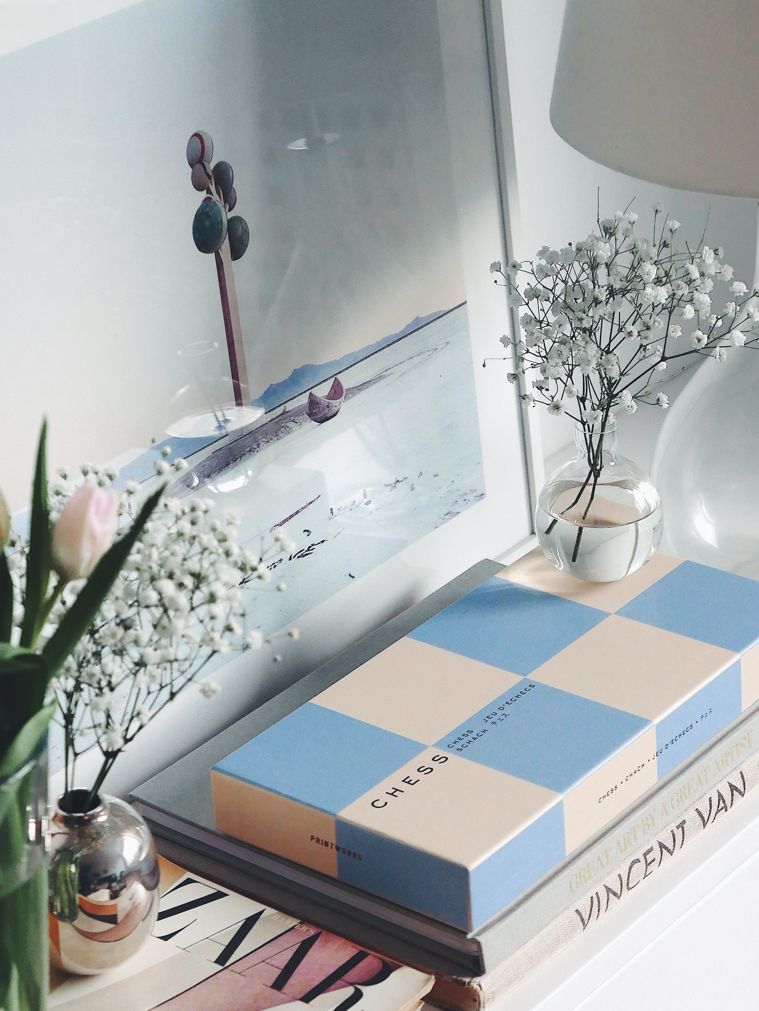 PLAY CHESS Blue and White Chess Set