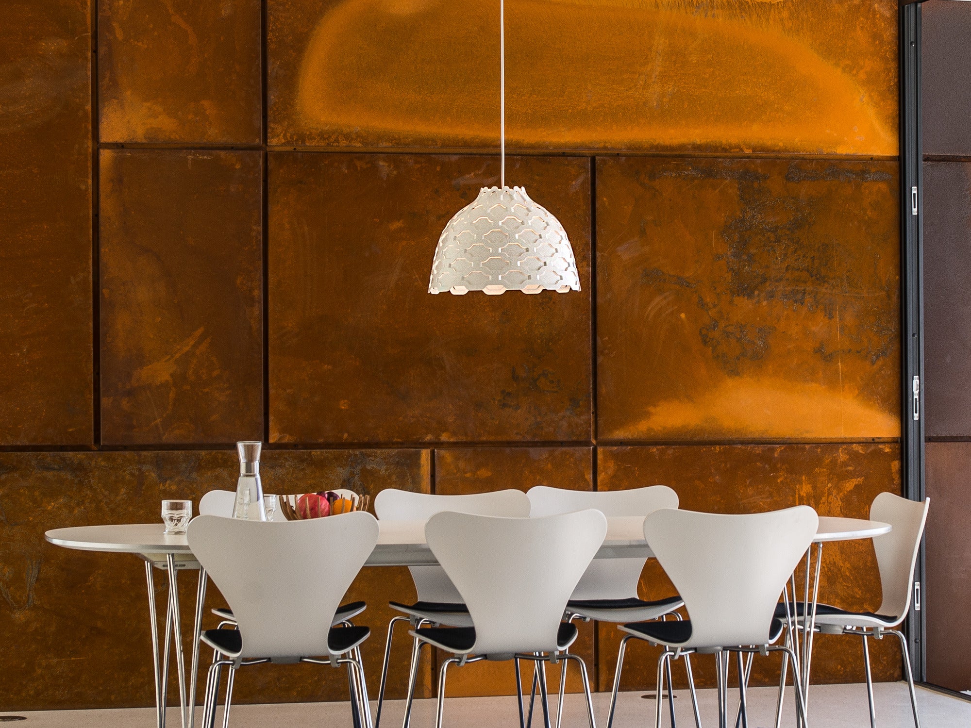 Závesná lampa LC SHUTTERS biela