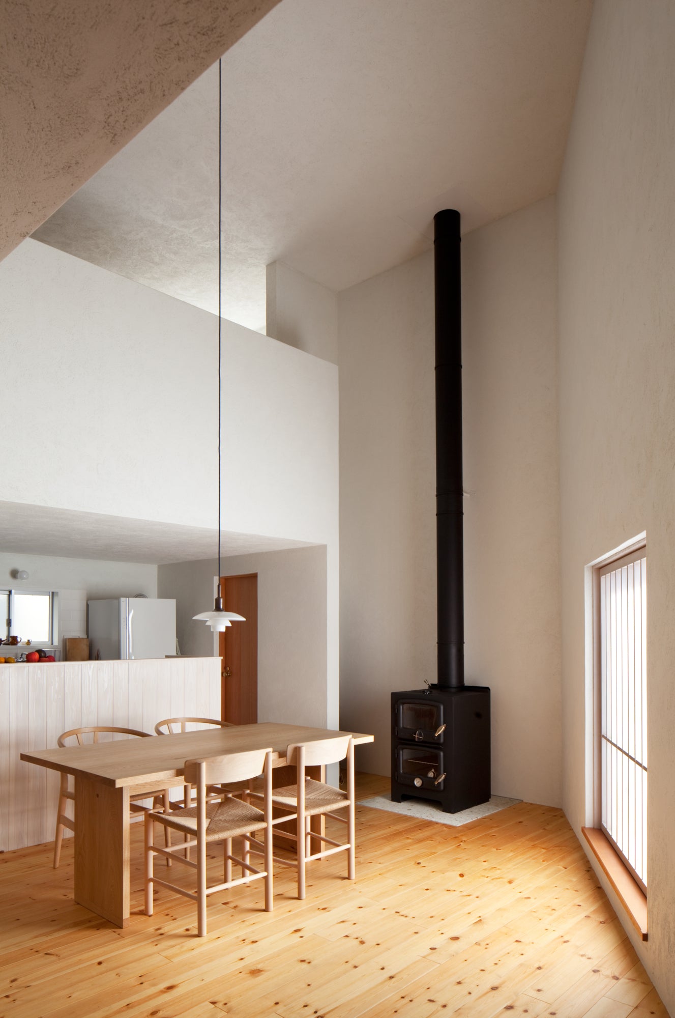 Závesná lampa PH 3/2 biela s čiernym povrchom
