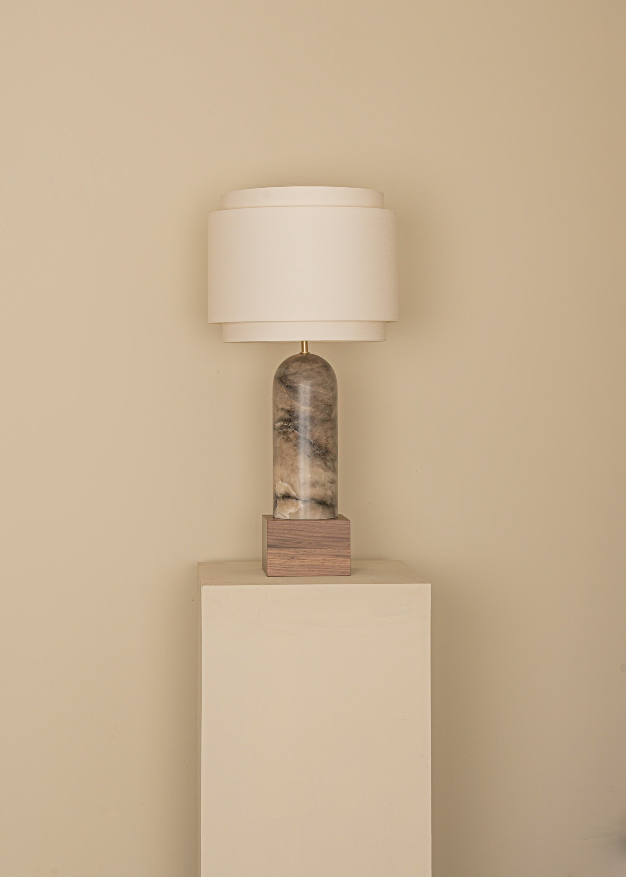 Stolná lampa PURA KELO DOUBLE tmavý béžový alabaster