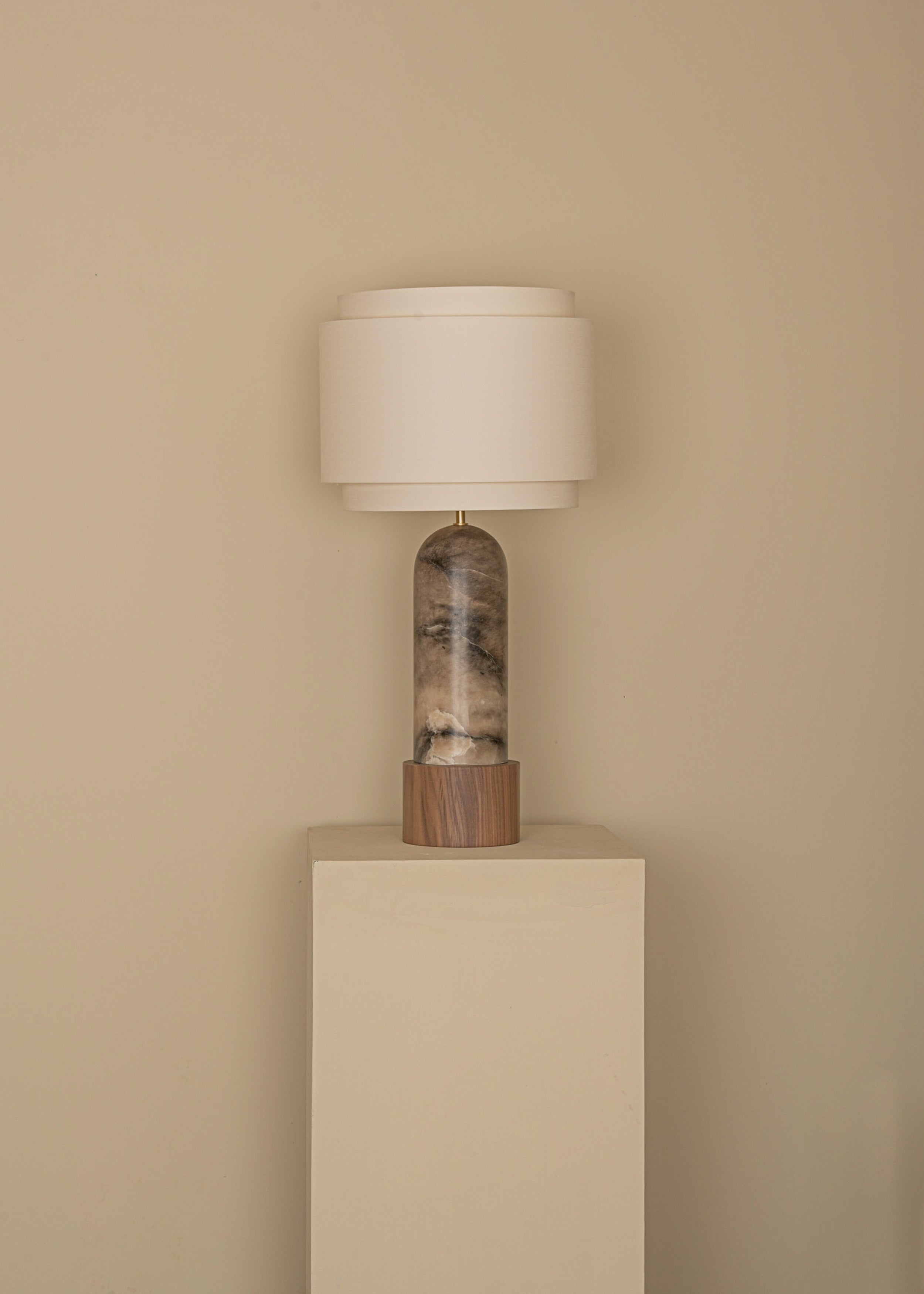 Stolná lampa PURA KELO DOUBLE tmavý béžový alabaster