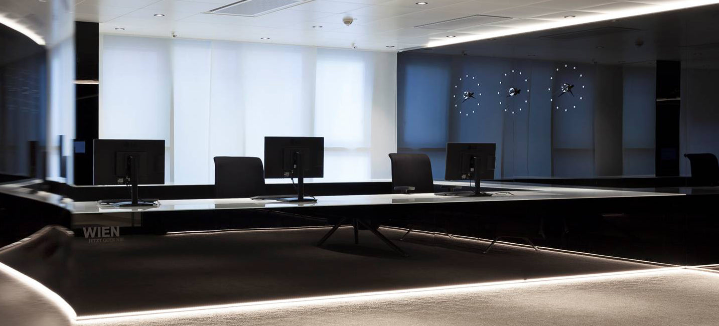 Nástenné hodiny MINI RODON chrómované s čiernym povrchom