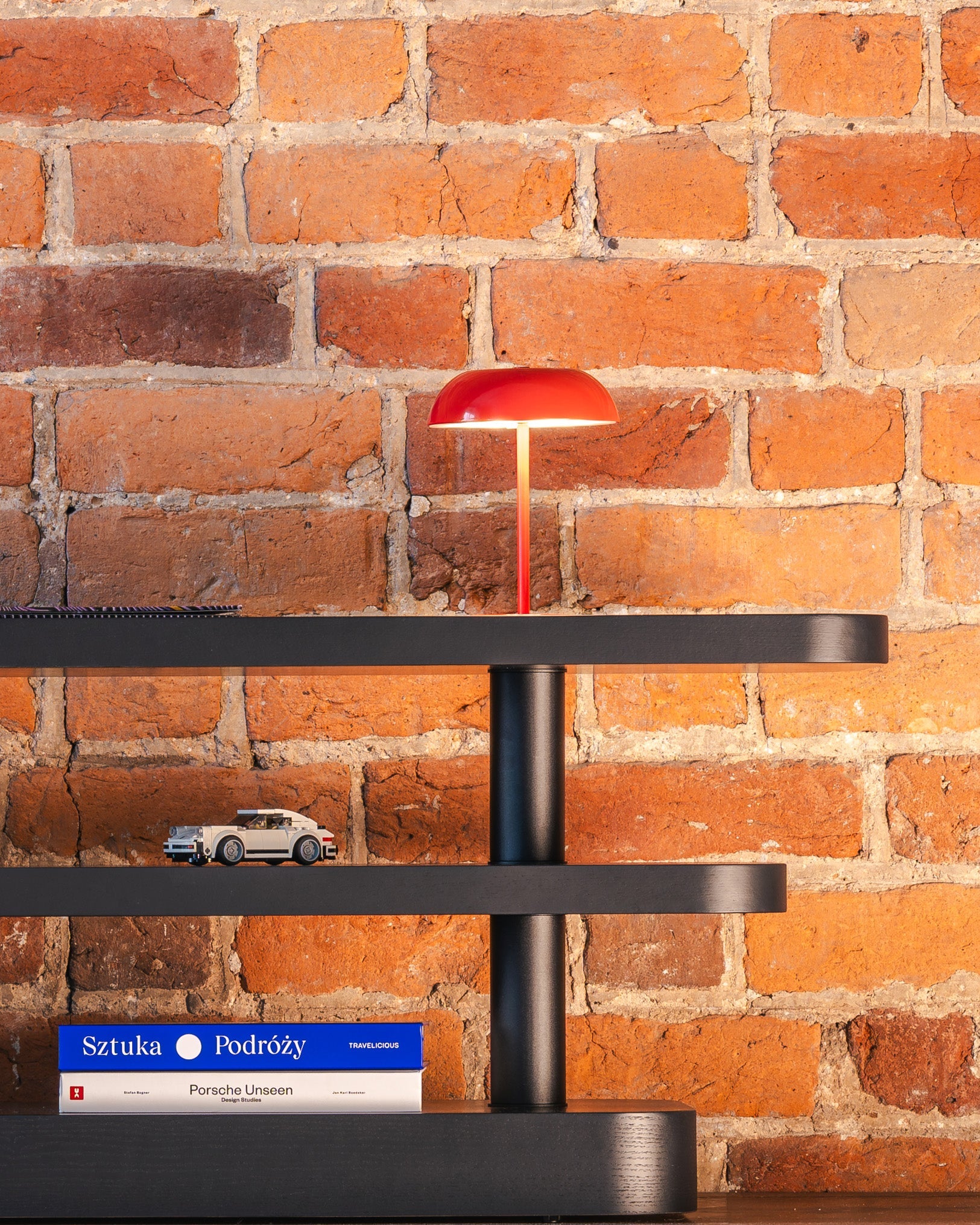 Televízna skrinka REL čierna s dyhou