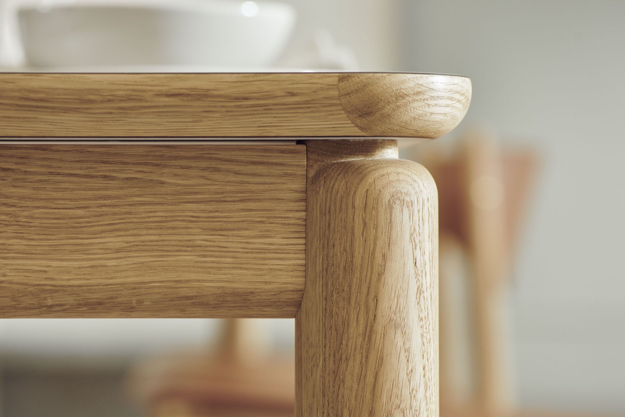 Stôl RONYA bielený dubový dyha s bieleným podstavcom