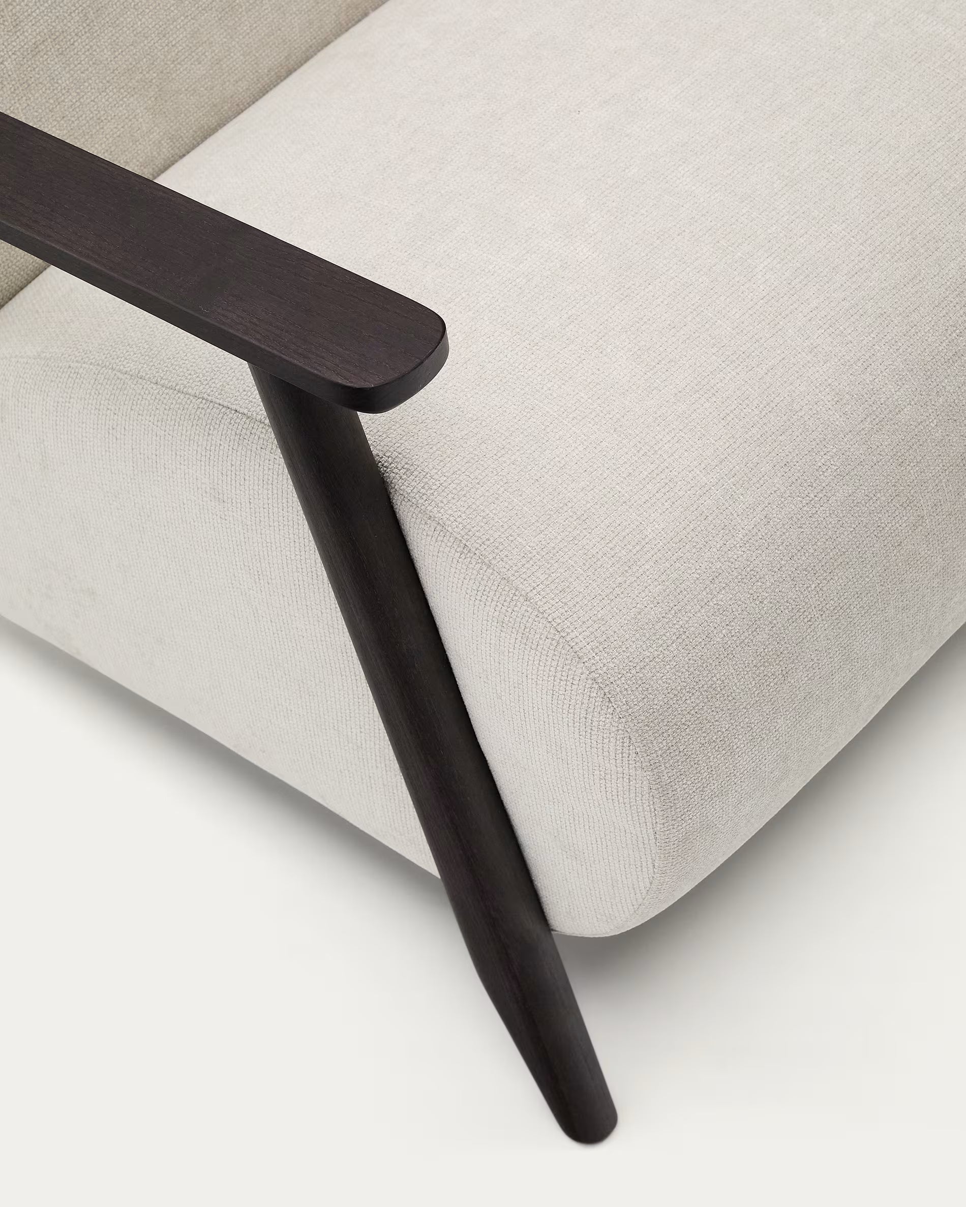 Kreslo MEGHAN krémové s čiernym podstavcom