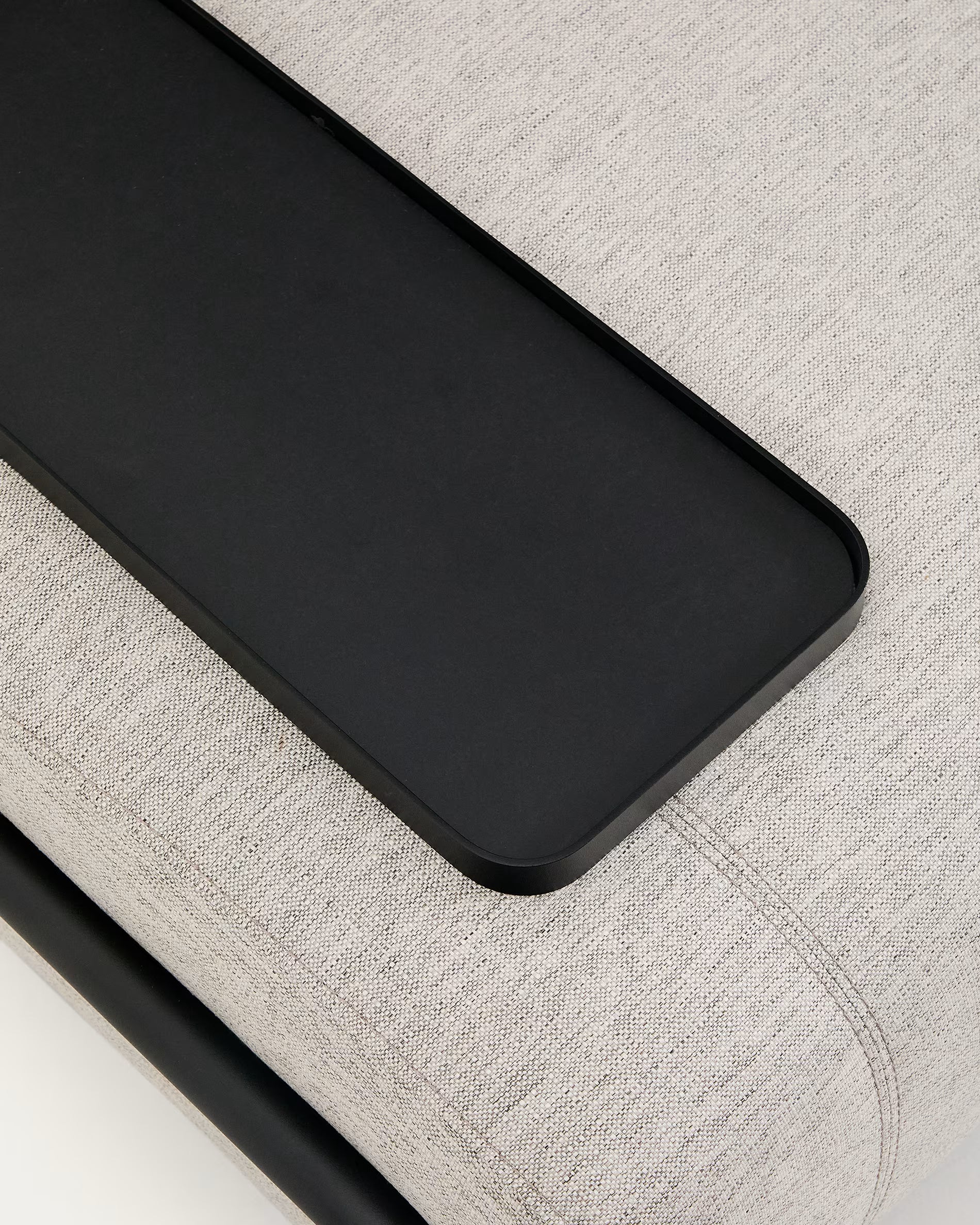 Sofa pre 2 osoby pravostranná s podnosom COMPO šedobéžová s čiernym podstavcom