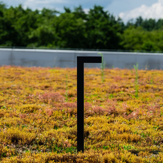 Záhradná podlahová lampa SLUP čierna