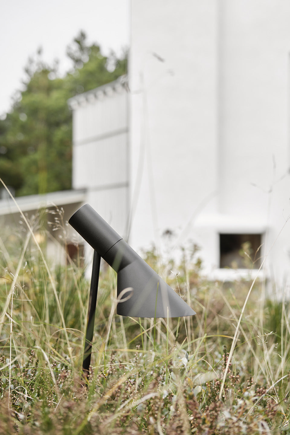 Stojaca vonkajšia lampa AJ čierna