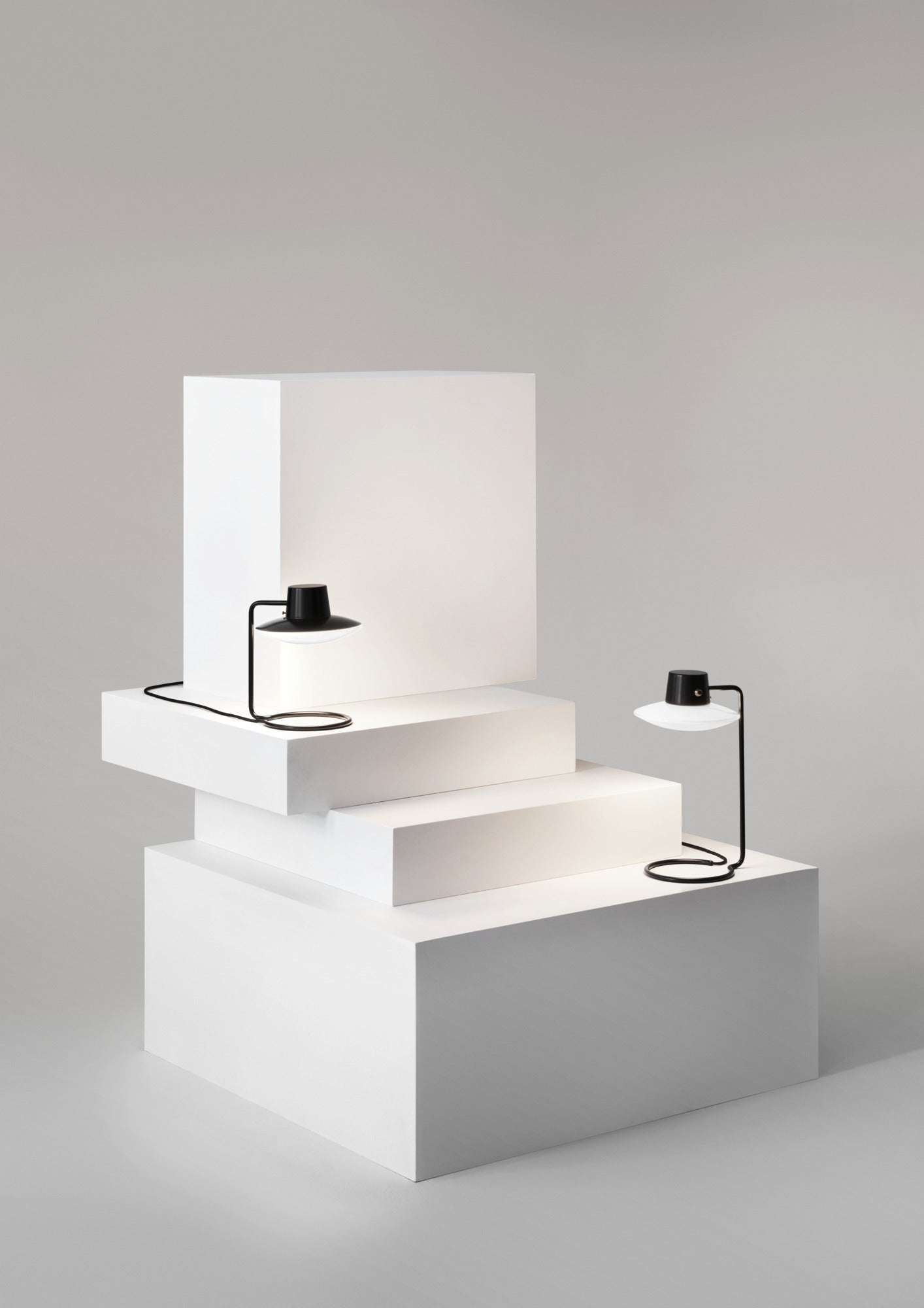 AJ OXFORD black table lamp with white finish