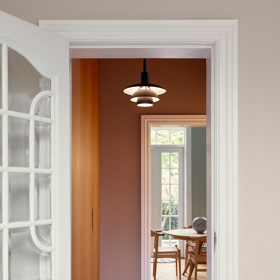 Závesná lampa PH 3/3 biela s čiernym matným povrchom