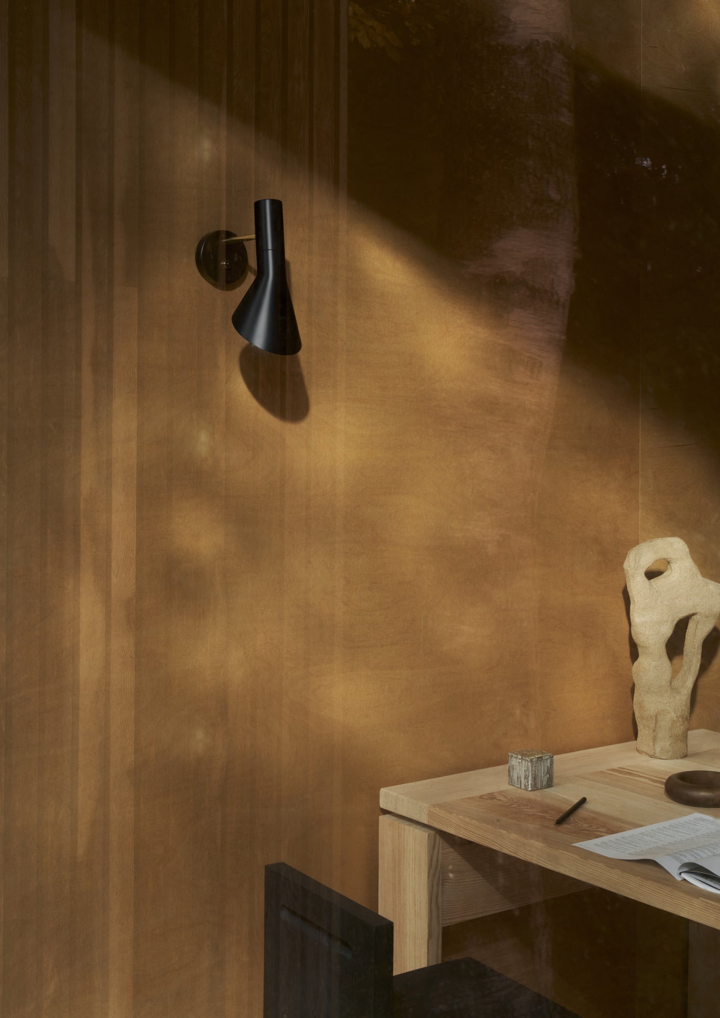 AJ Wall Lamp Black with Brass