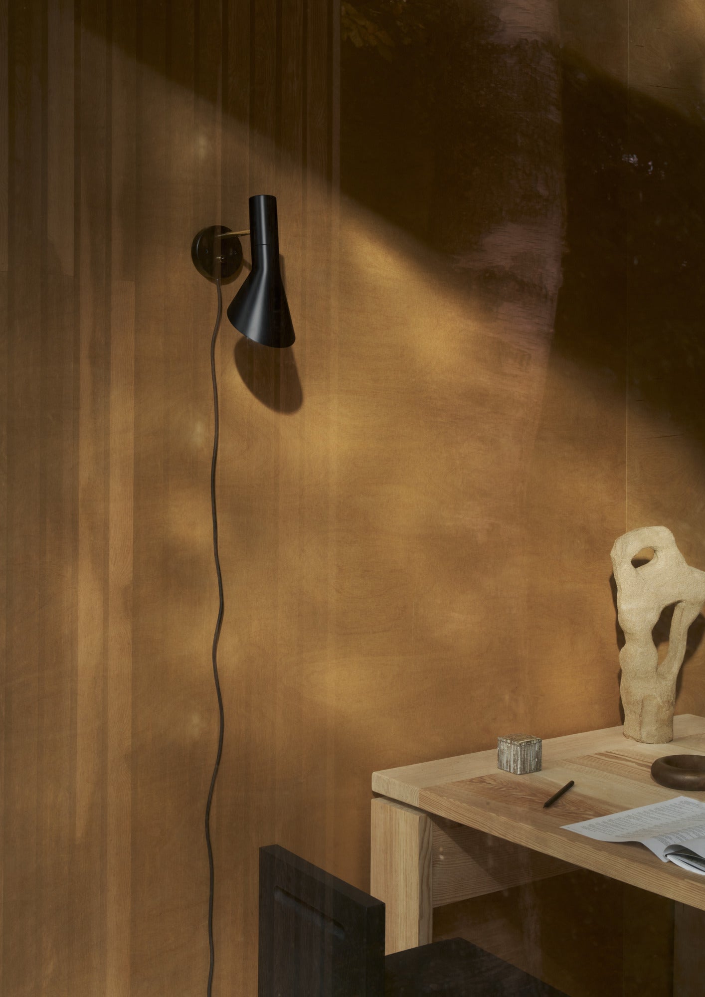 AJ Wall Lamp Black with Brass