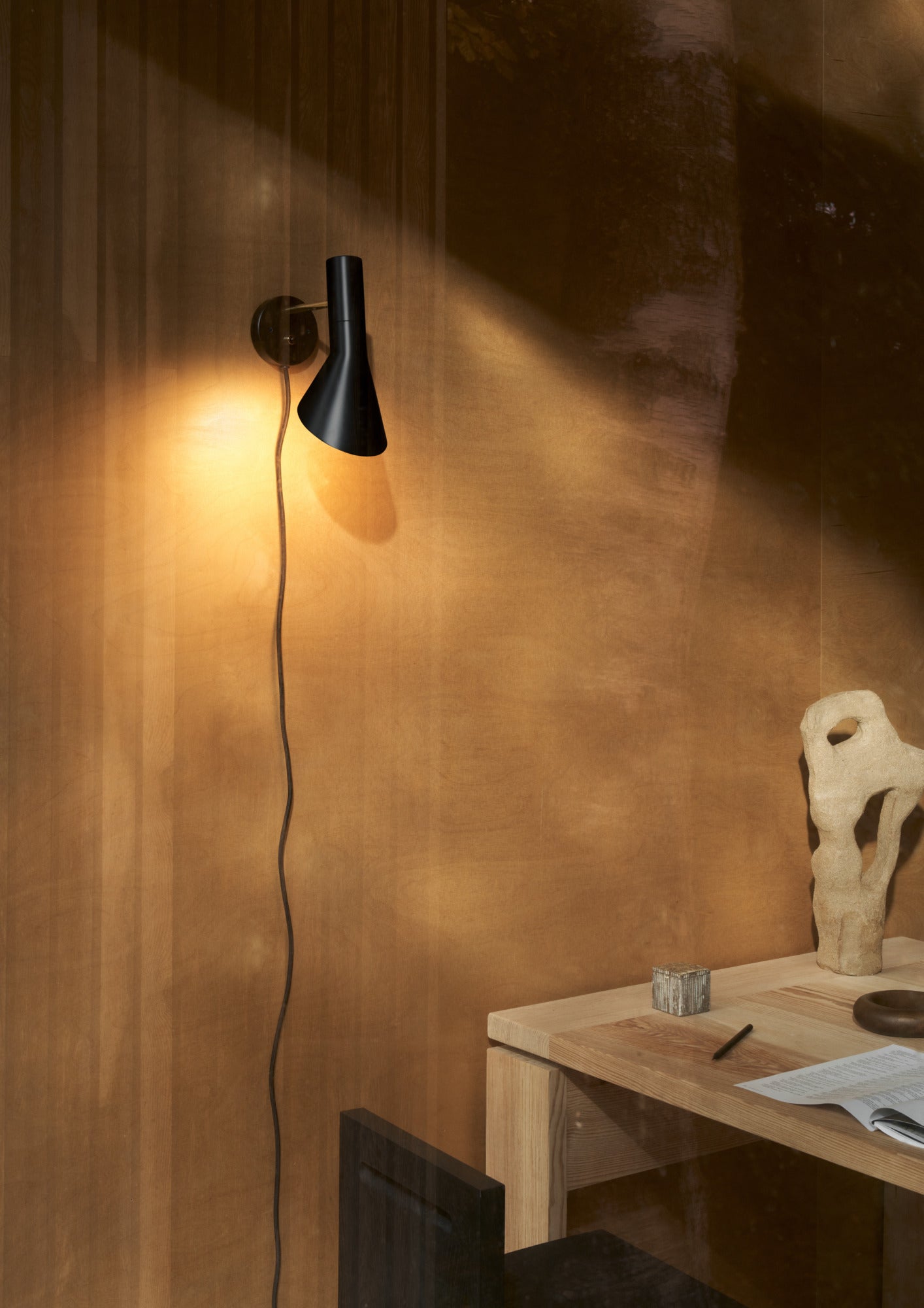 AJ Wall Lamp Black with Brass