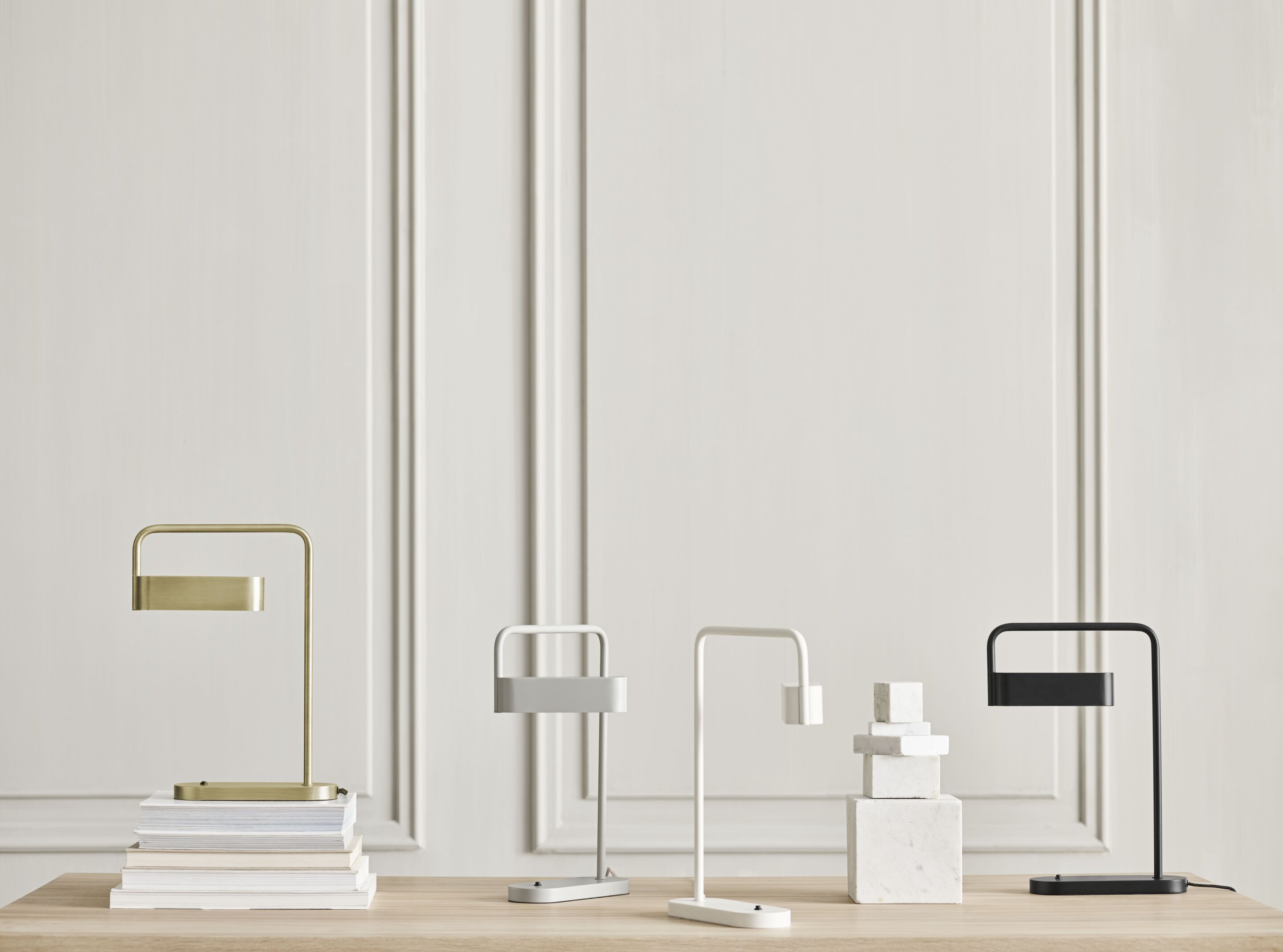 Stolná lampa SCRIBE mosadzná