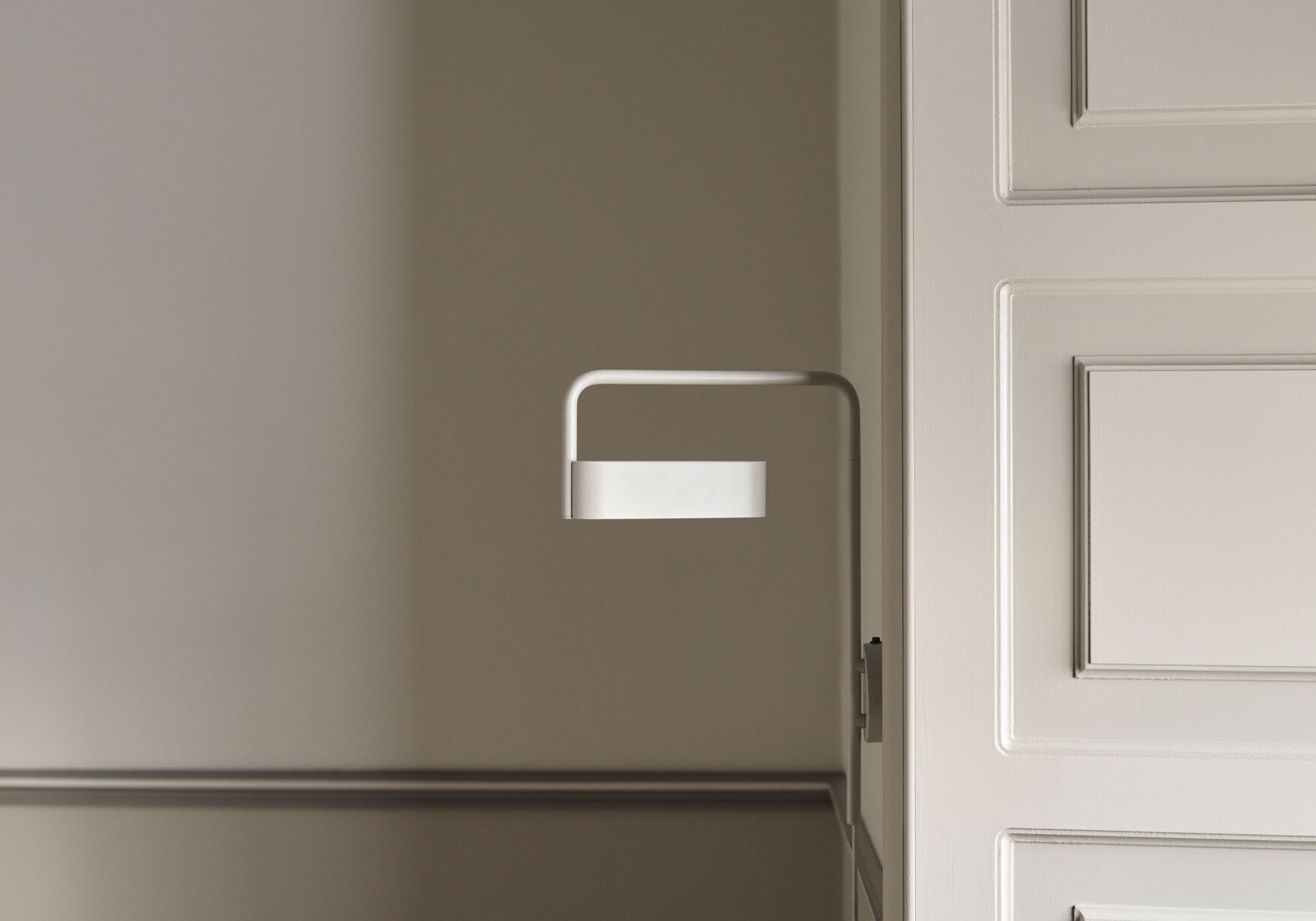 SCRIBE floor lamp antique brass