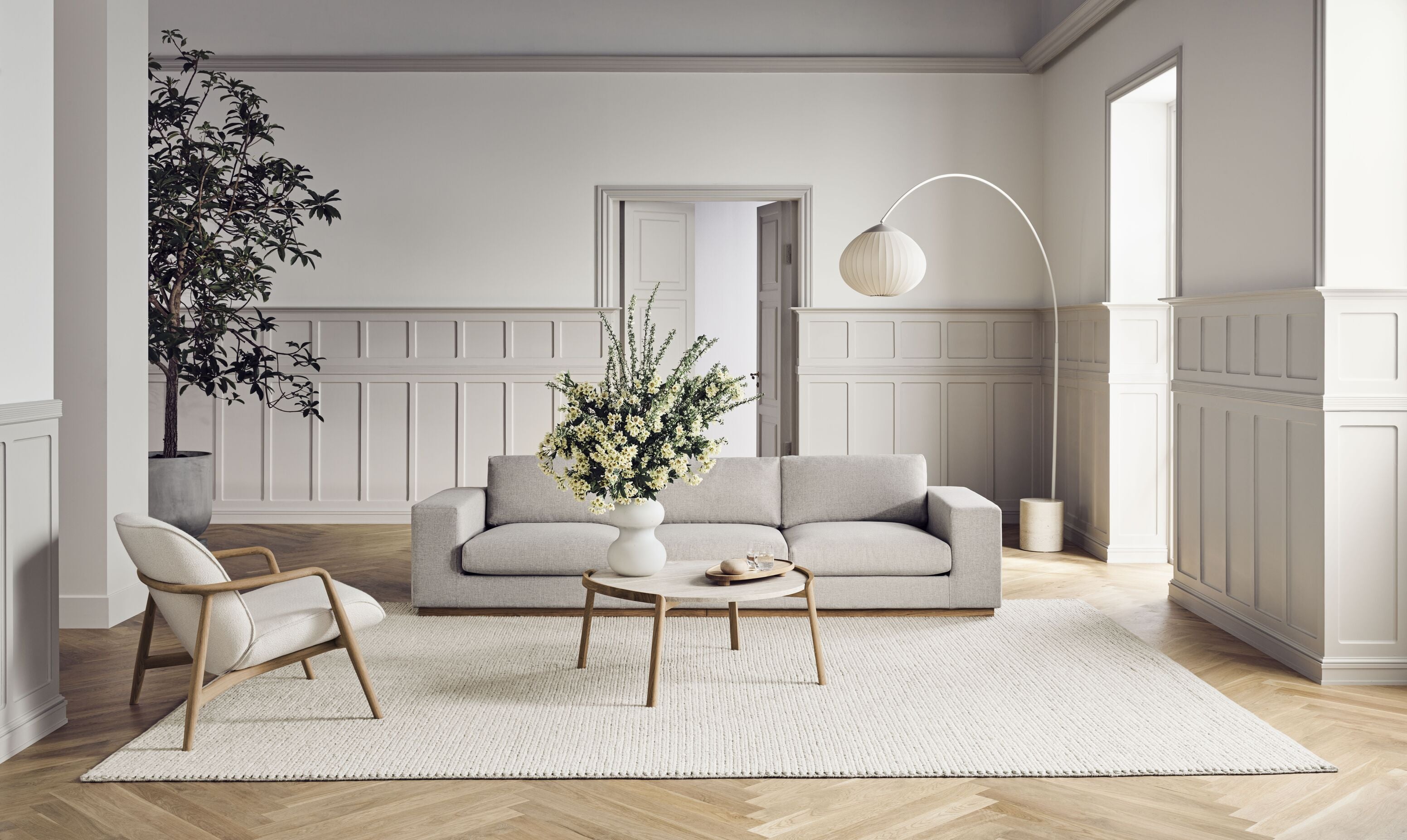 Pohovka pre 5 osôb SEPIA s podstavou z tmavého dubového dreva