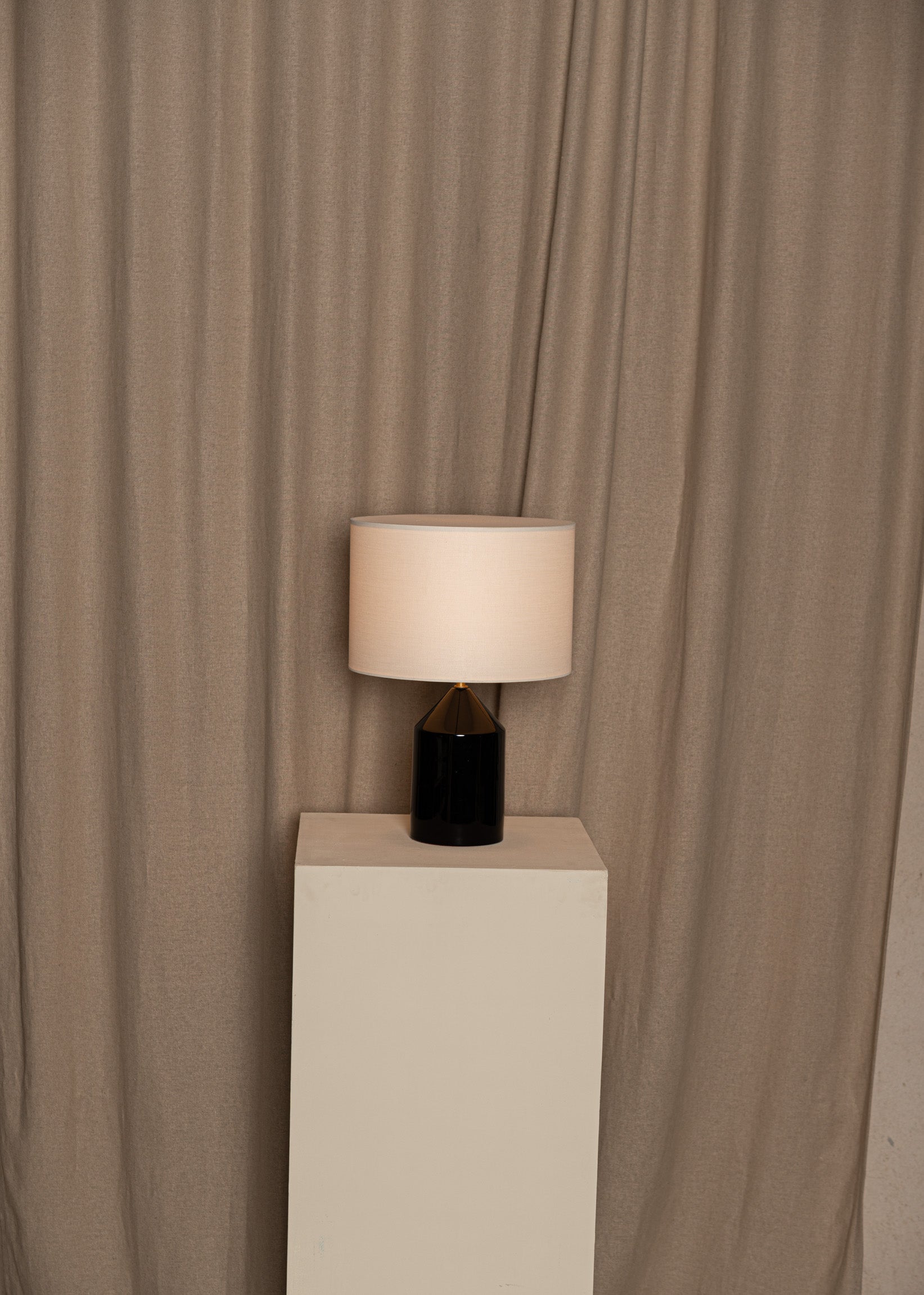 Keramická stolná lampa JOSEF čierna