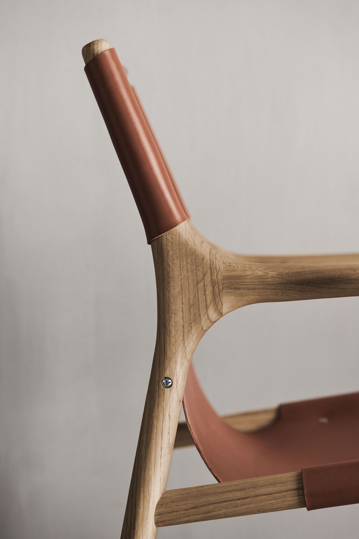 Fotel SOUL béžový s dubovou základňou