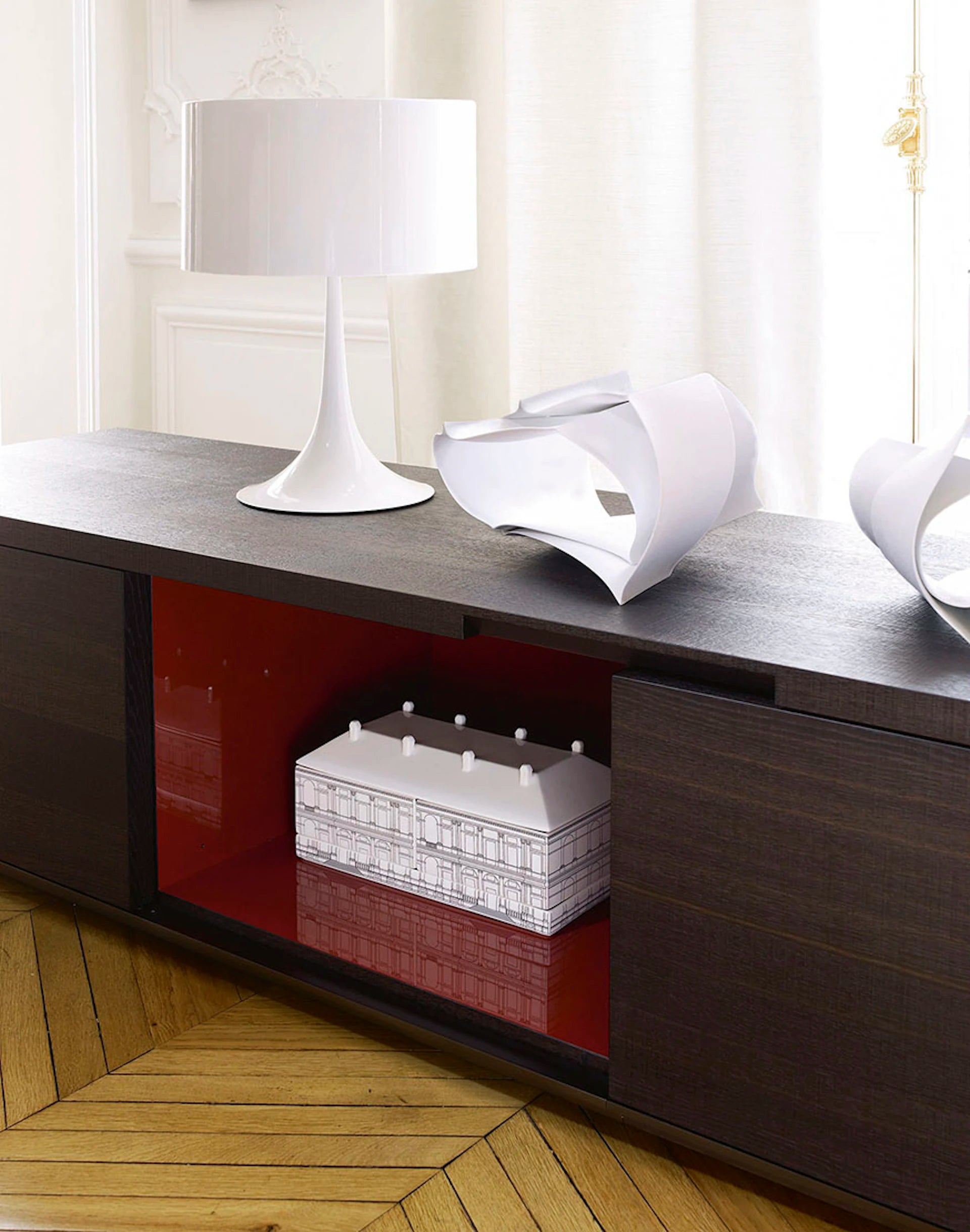 Stolná lampa SPUN LIGHT biela