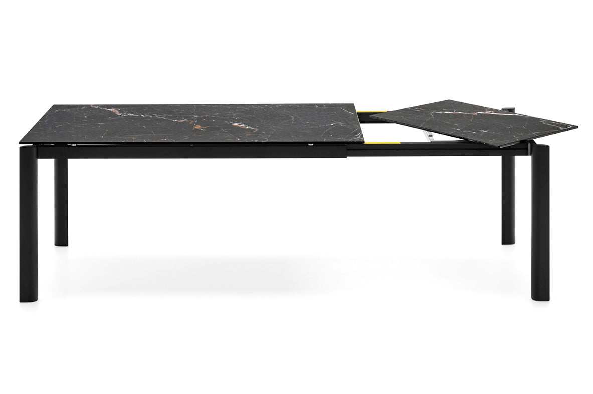 Rozkladací stôl STREAM s čiernou doskou a čiernym podstavcom