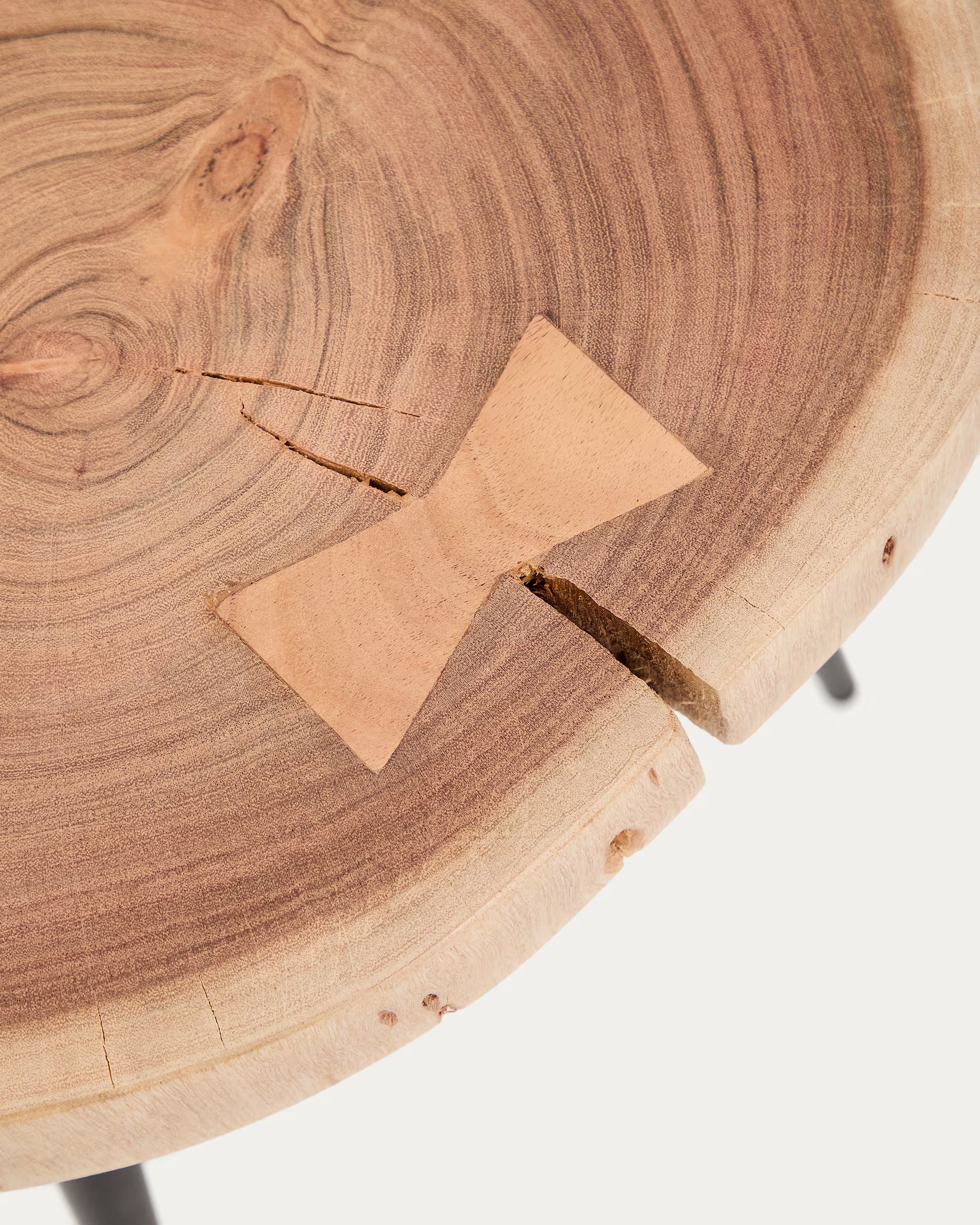 TANIVE side table made of light acacia wood with a black base