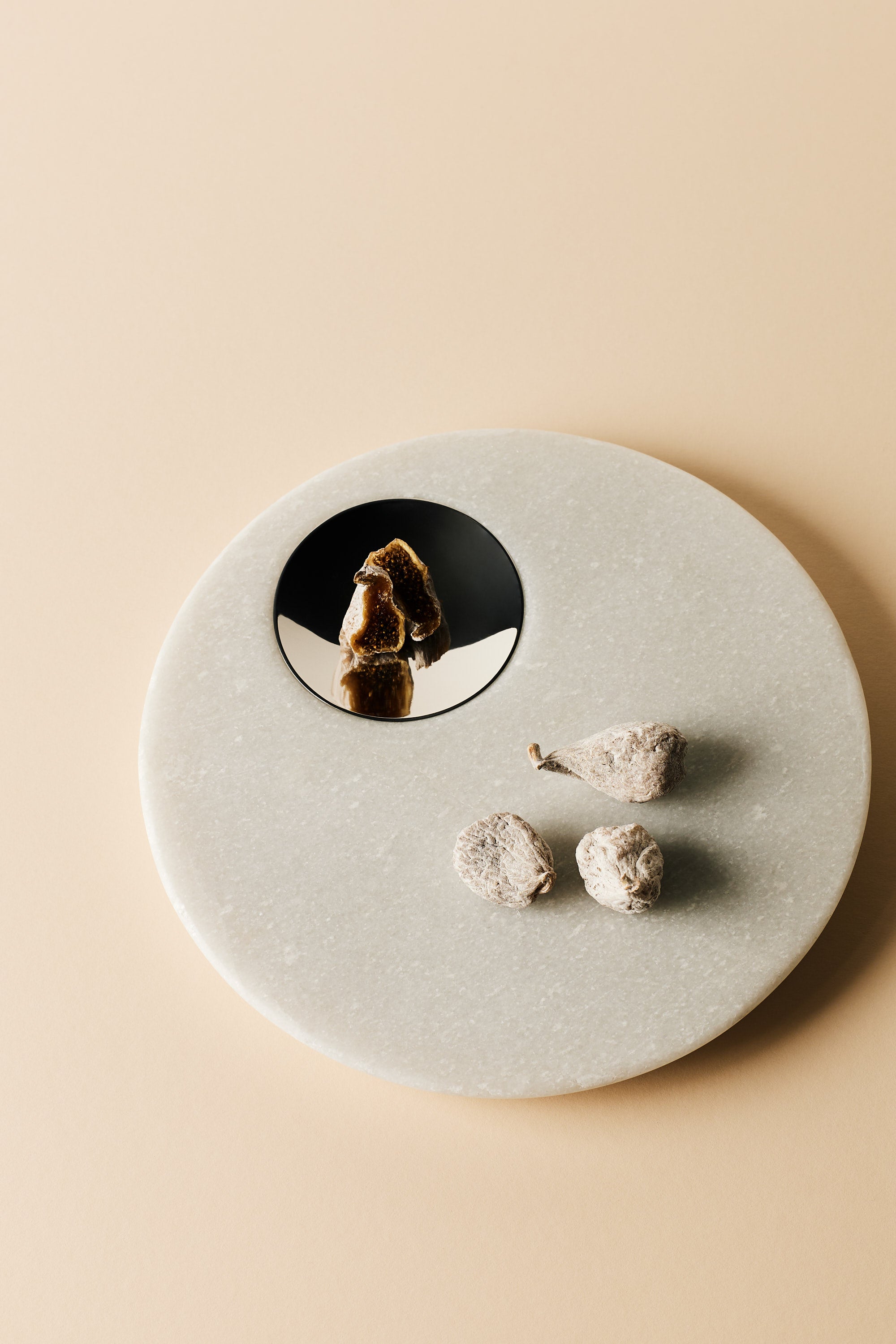 Tácka STONE biely mramor