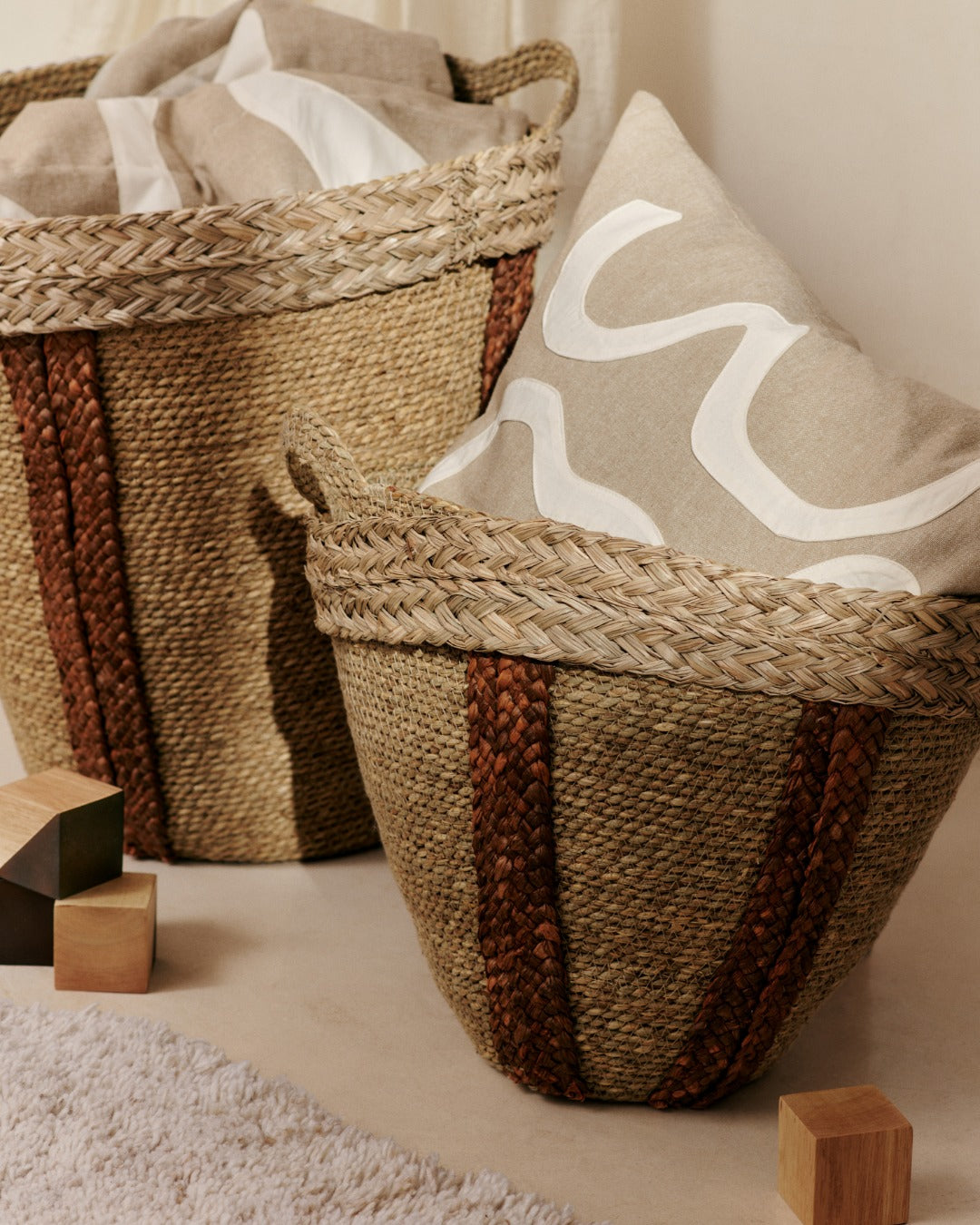 KOVE APPLIQUÉ decorative pillow beige