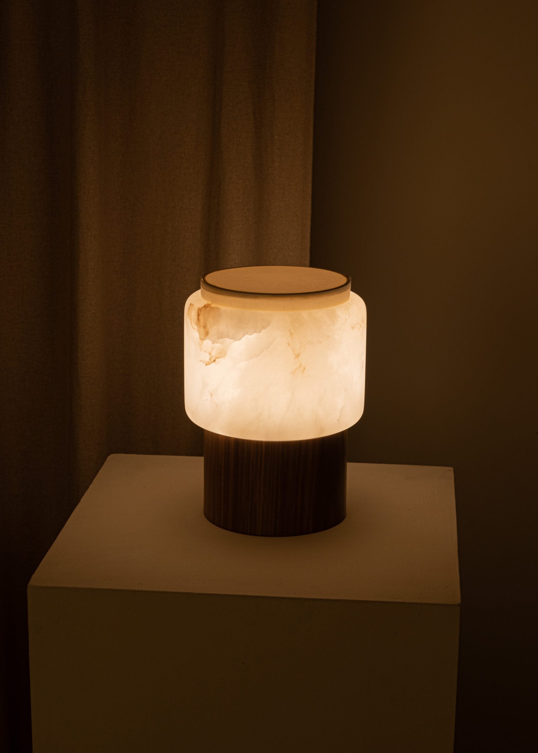 Portable Lamp LANTERNO white alabaster with wooden base