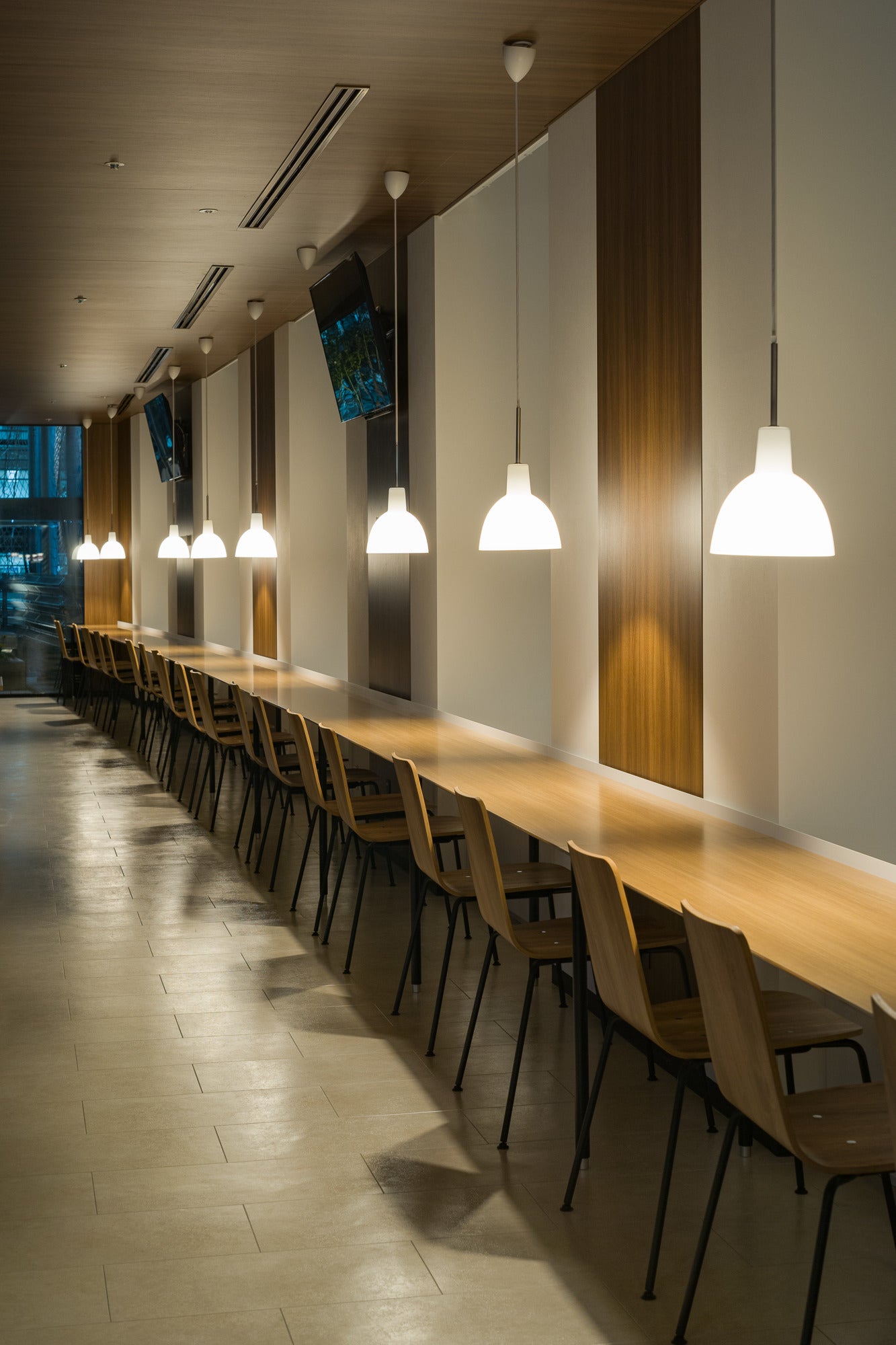 Závesná lampa TOLDBOD GLASS biela