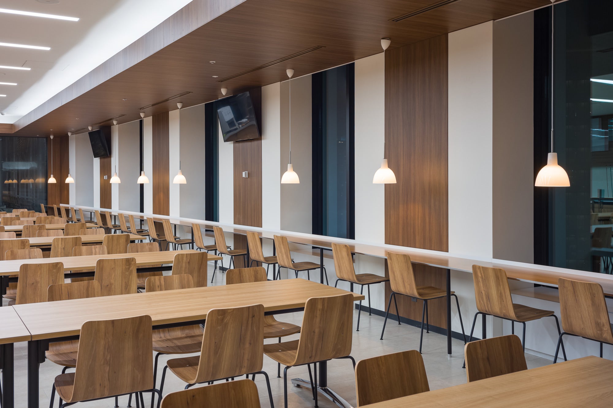 Závesná lampa TOLDBOD GLASS biela