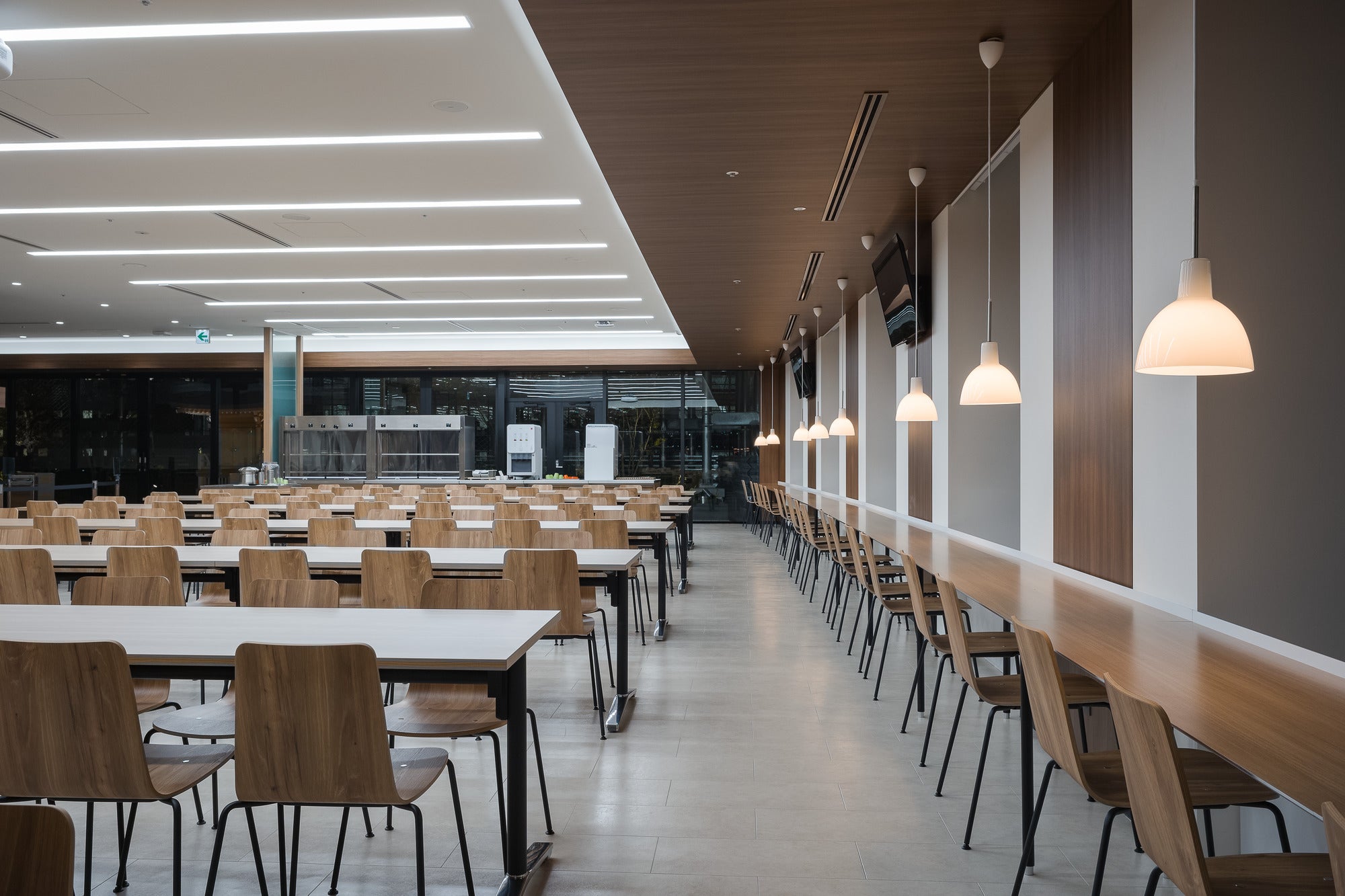 Závesná lampa TOLDBOD GLASS biela