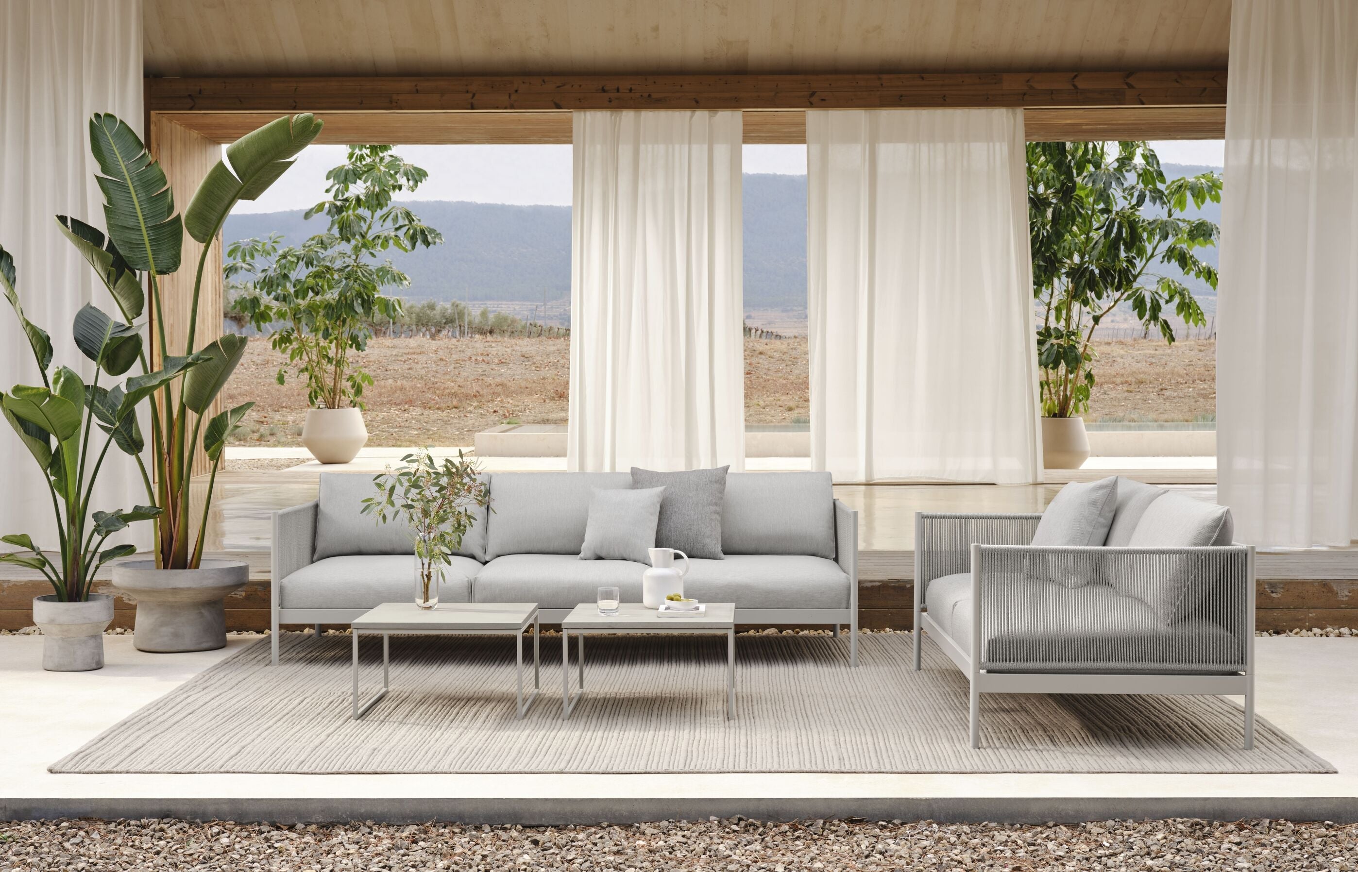 KELO Sand Outdoor Rug