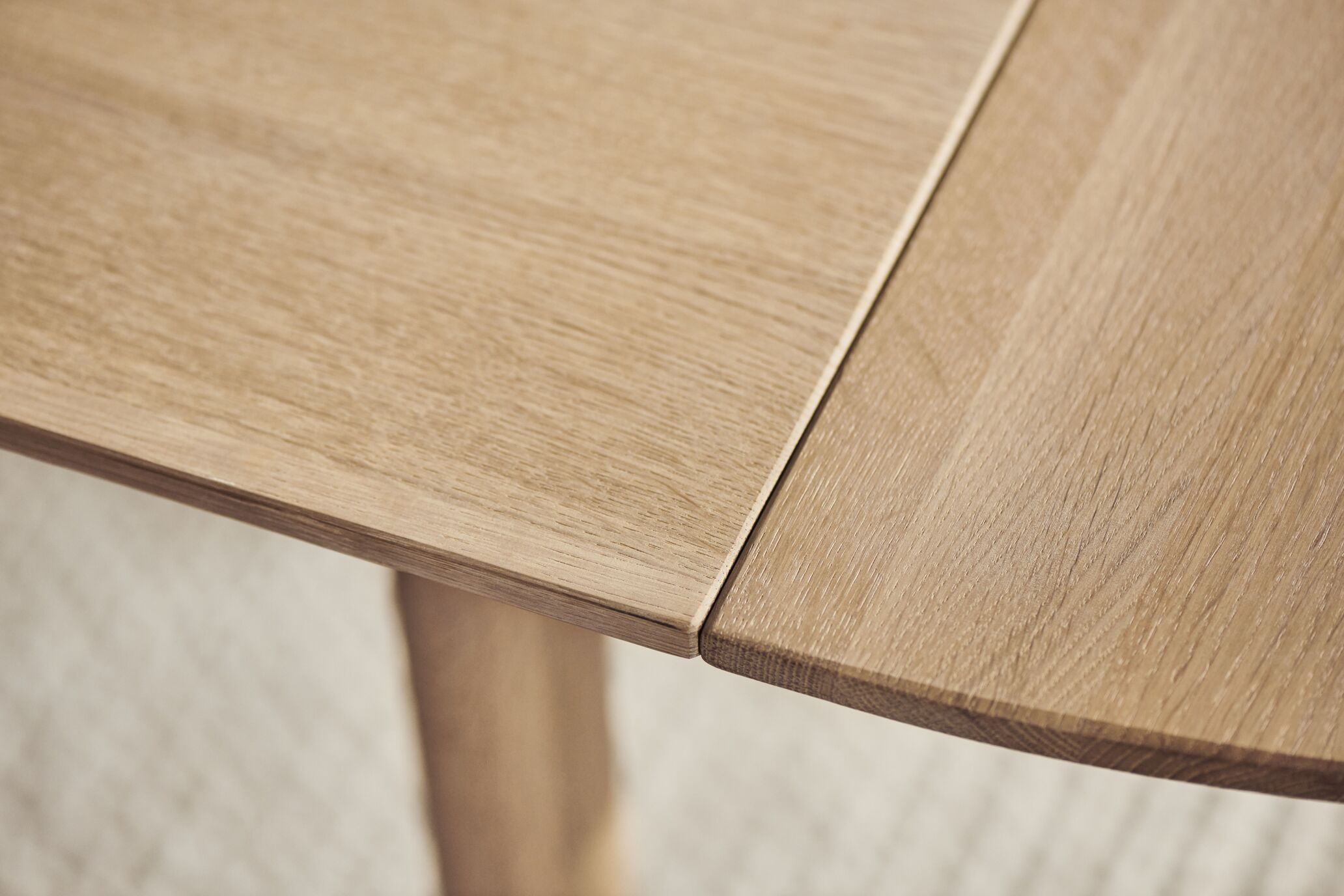 Stôl TRACK bielené dubové drevo